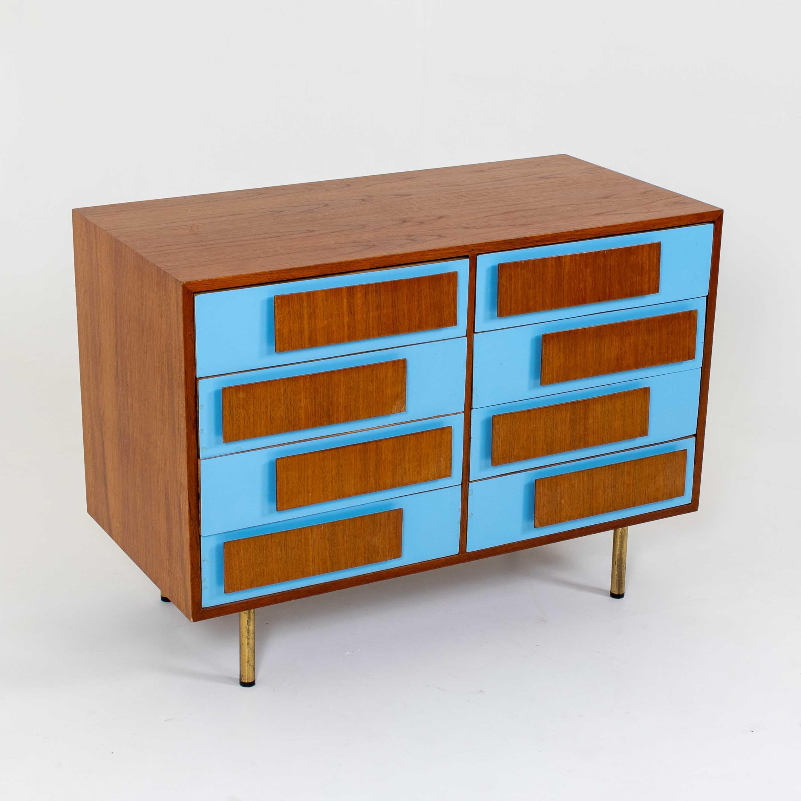 Modernist Chest of Drawers In Good Condition For Sale In New York, NY