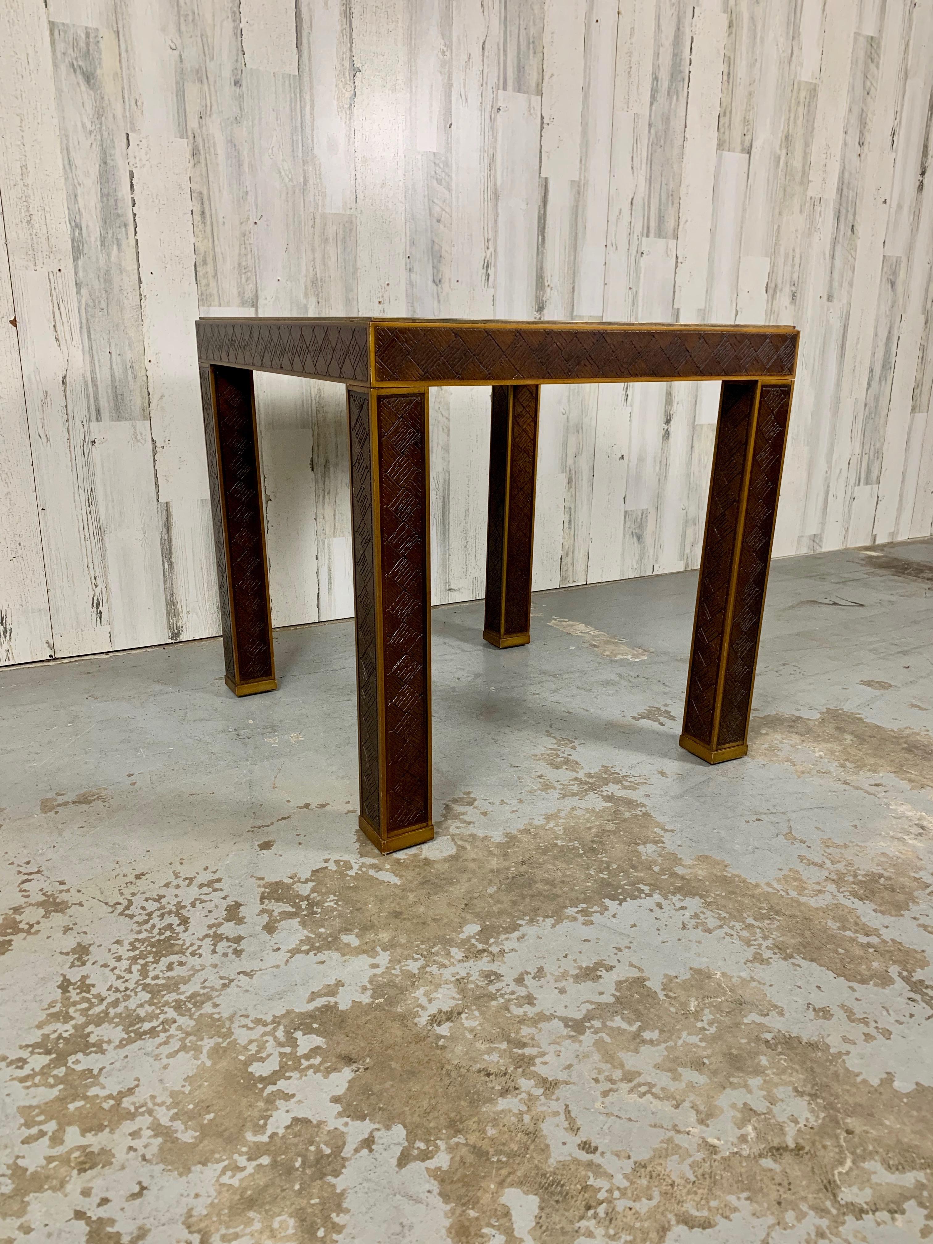 Modernistischer Beistelltisch im Chinoiserie-Stil im Angebot 1