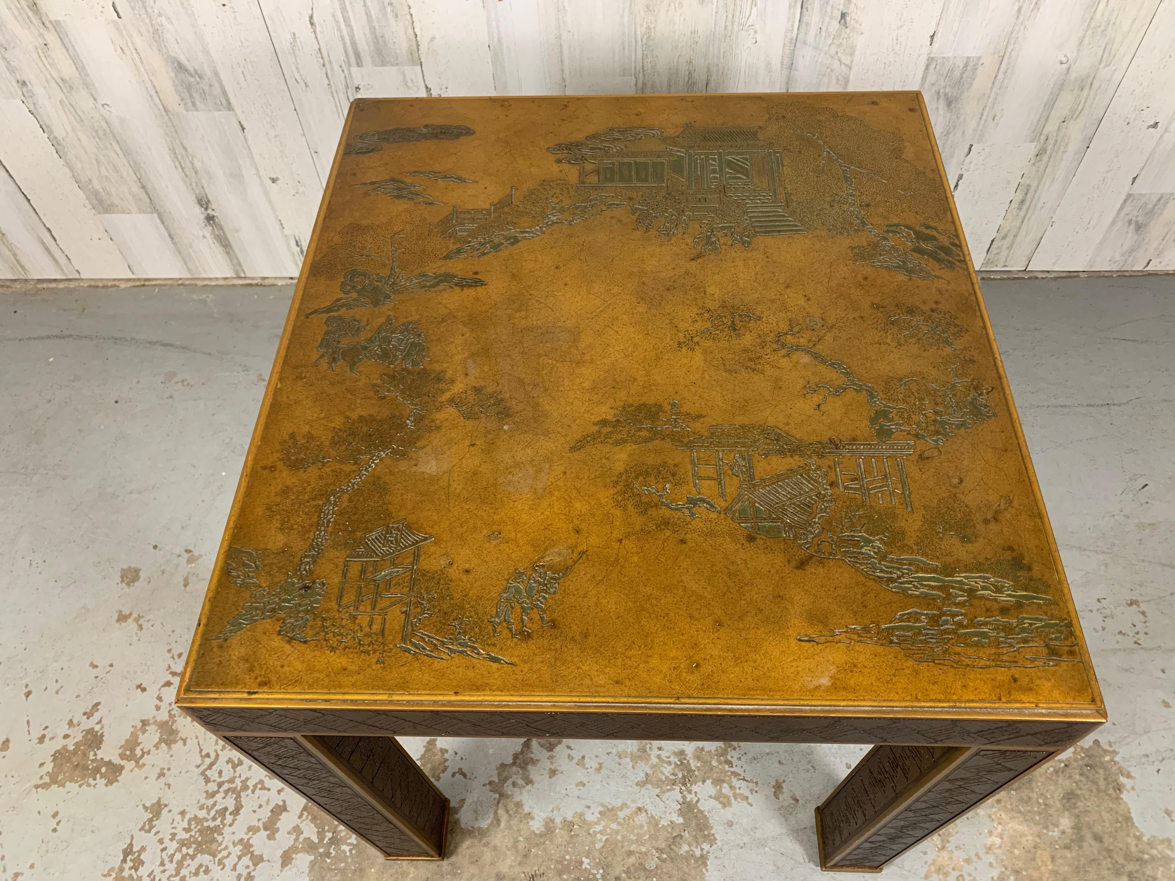 Modernistischer Beistelltisch im Chinoiserie-Stil im Angebot