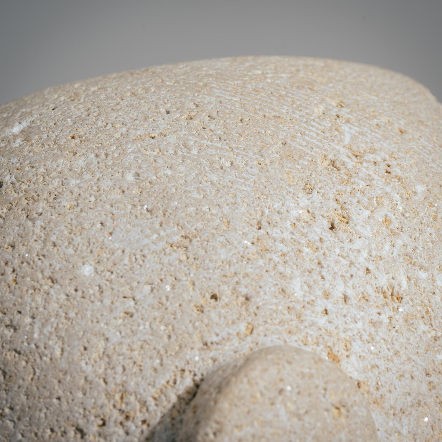 Modernistische gehackte männliche Büste aus Sandstein im Angebot 5