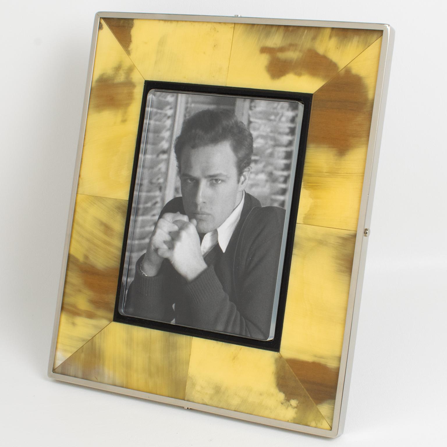 Cornice modernista intarsiata in cromo e corno, circa 1970 in vendita 3