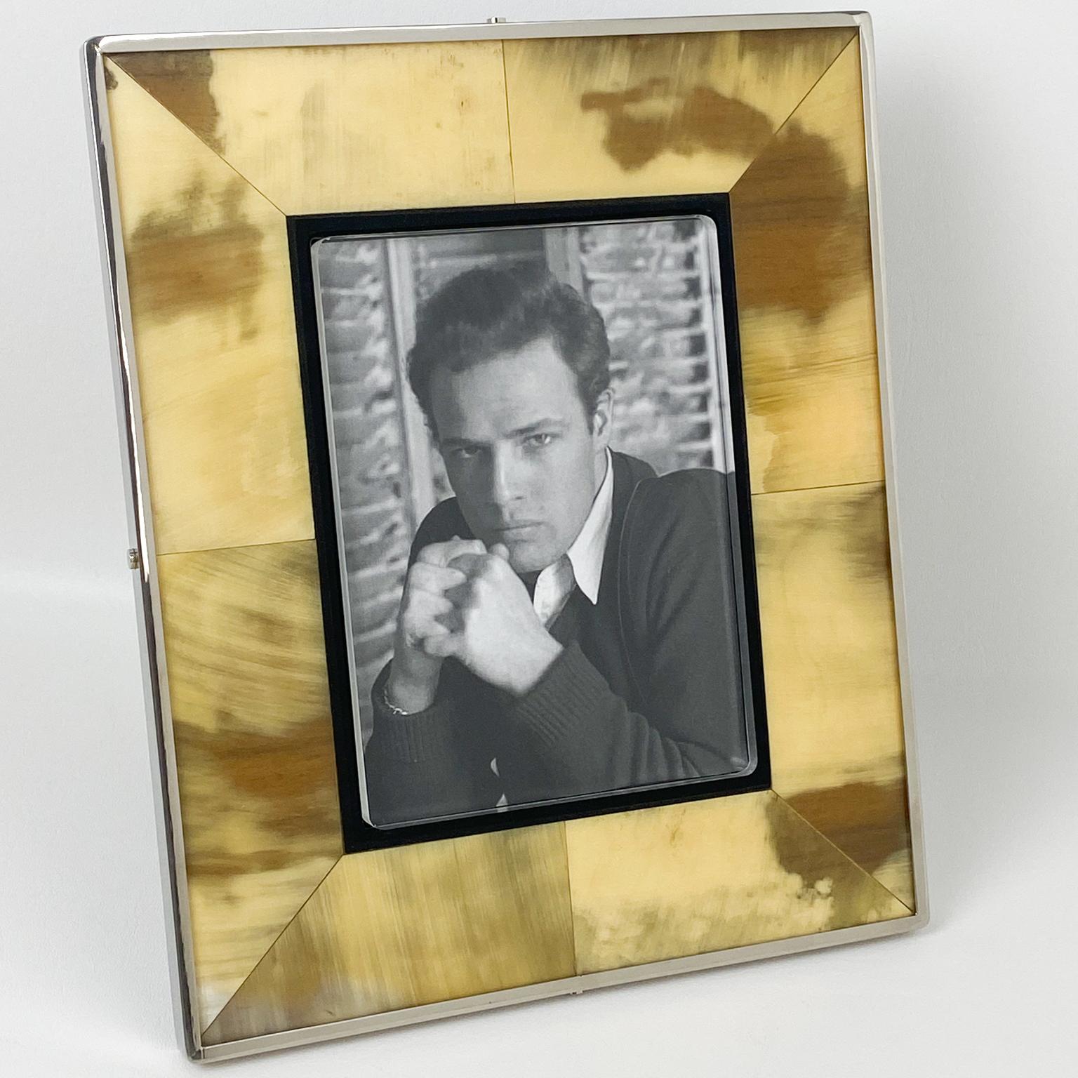 Mid-Century moderno Cornice modernista intarsiata in cromo e corno, circa 1970 in vendita