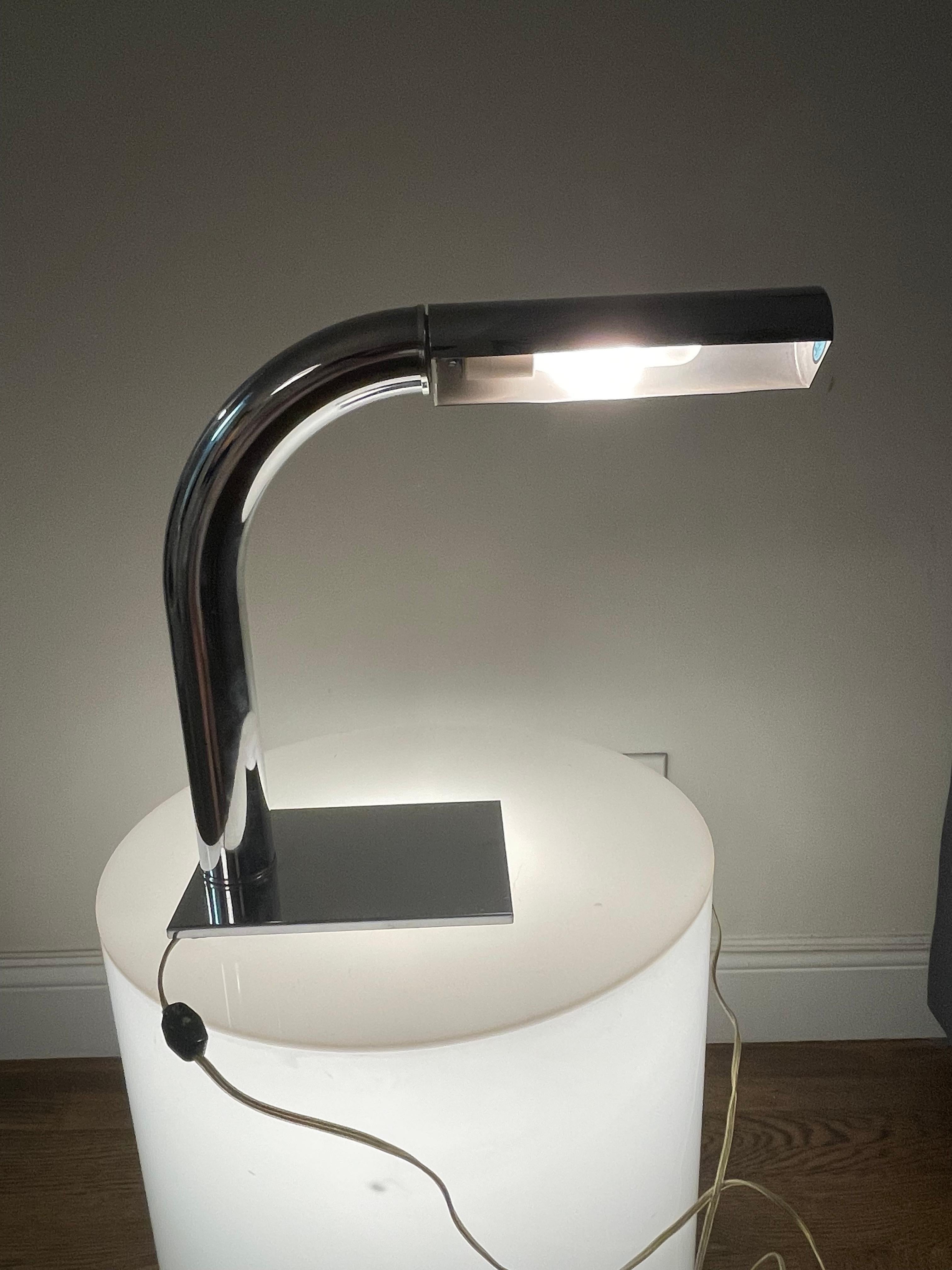 Lampe de bureau moderniste en chrome de Jim Bindman pour la Rainbow Lamp Company  en vente 1