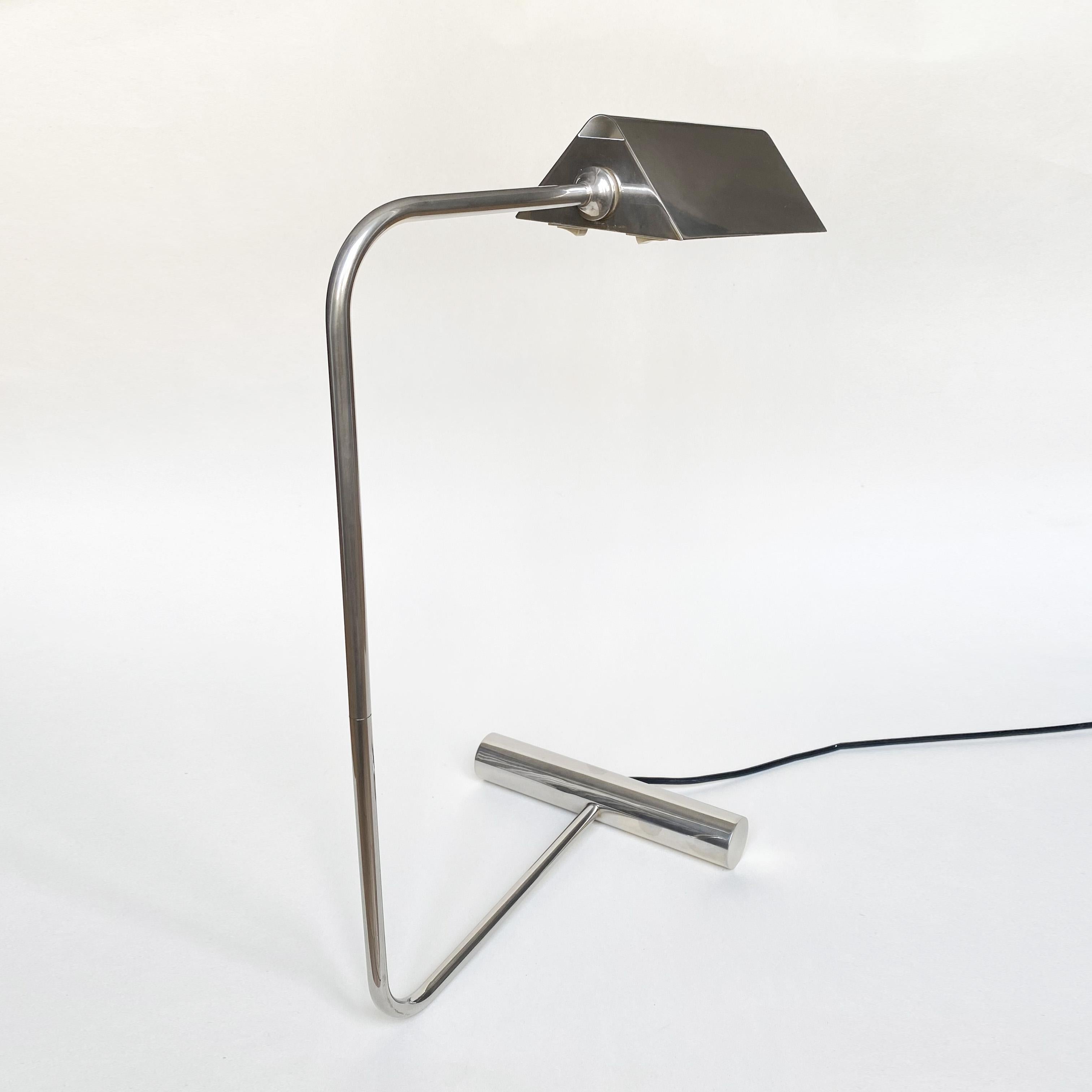 Mid-Century Modern Modernist Chrome Desk Lamp by Roger Nathan for Saint Germain Lumière, 1970s.