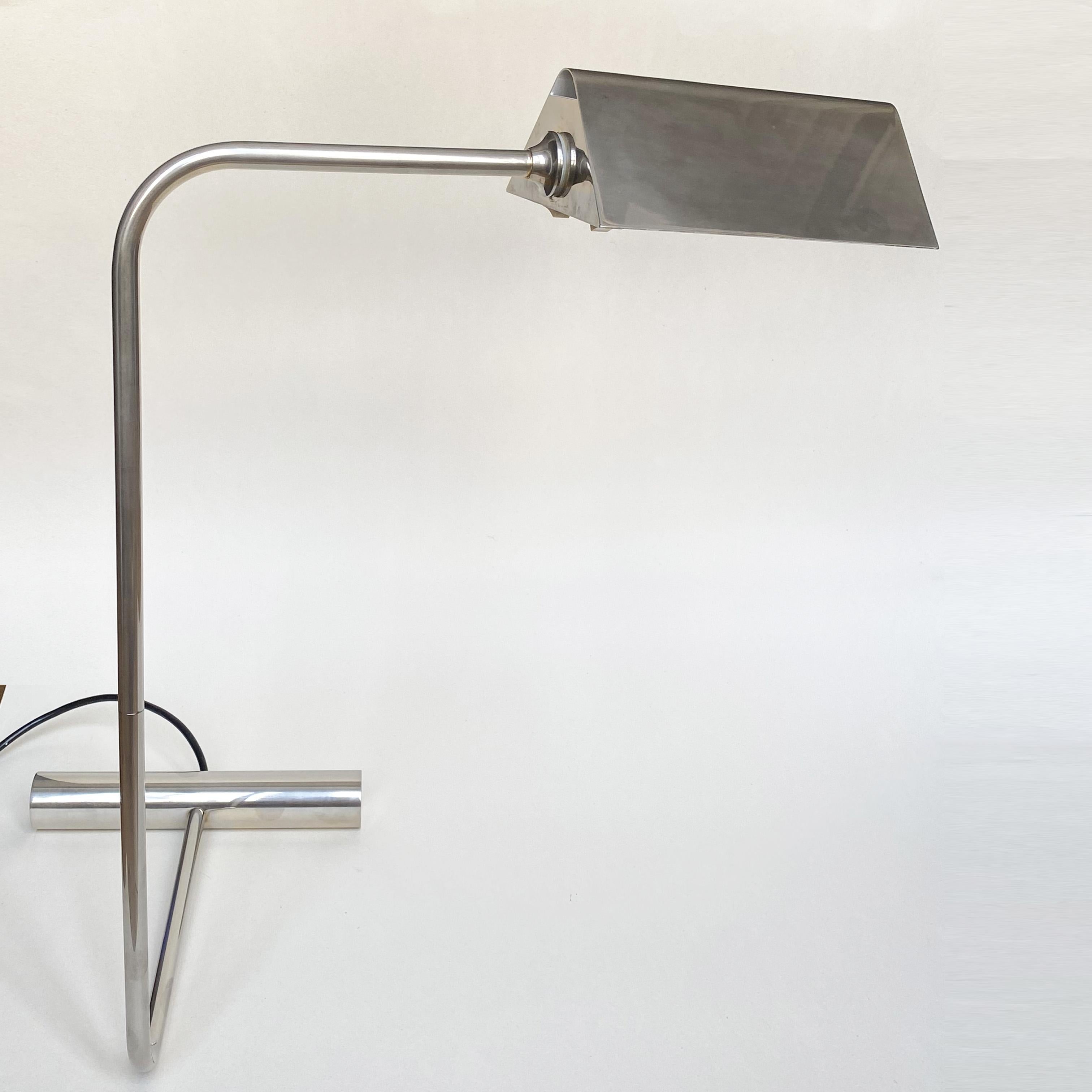 Modernist Chrome Desk Lamp by Roger Nathan for Saint Germain Lumière, 1970s. In Good Condition In Lille, FR