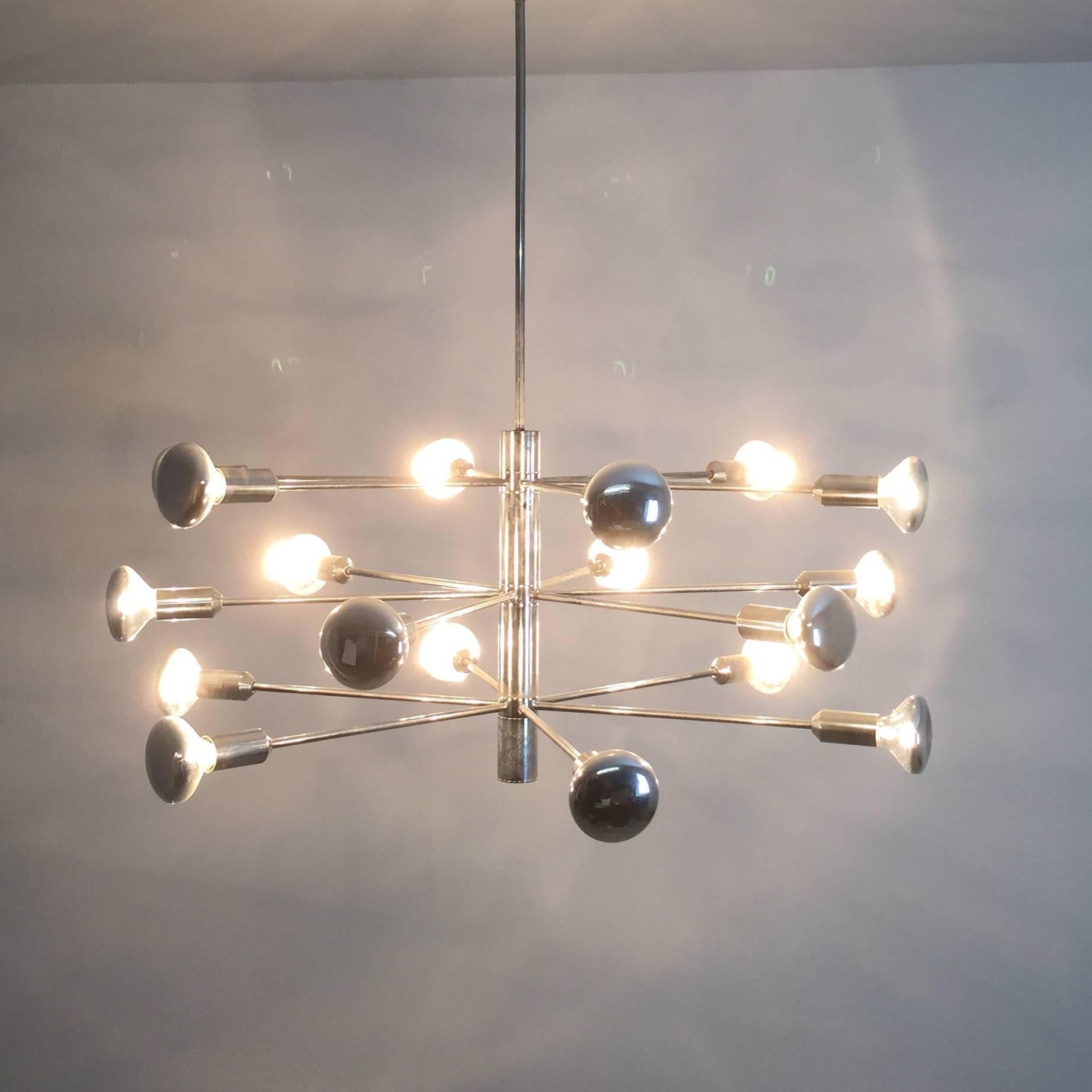 Allemand Lampe suspendue moderniste en chrome Spoutnik de Cosack Lights, années 1960, Allemagne en vente