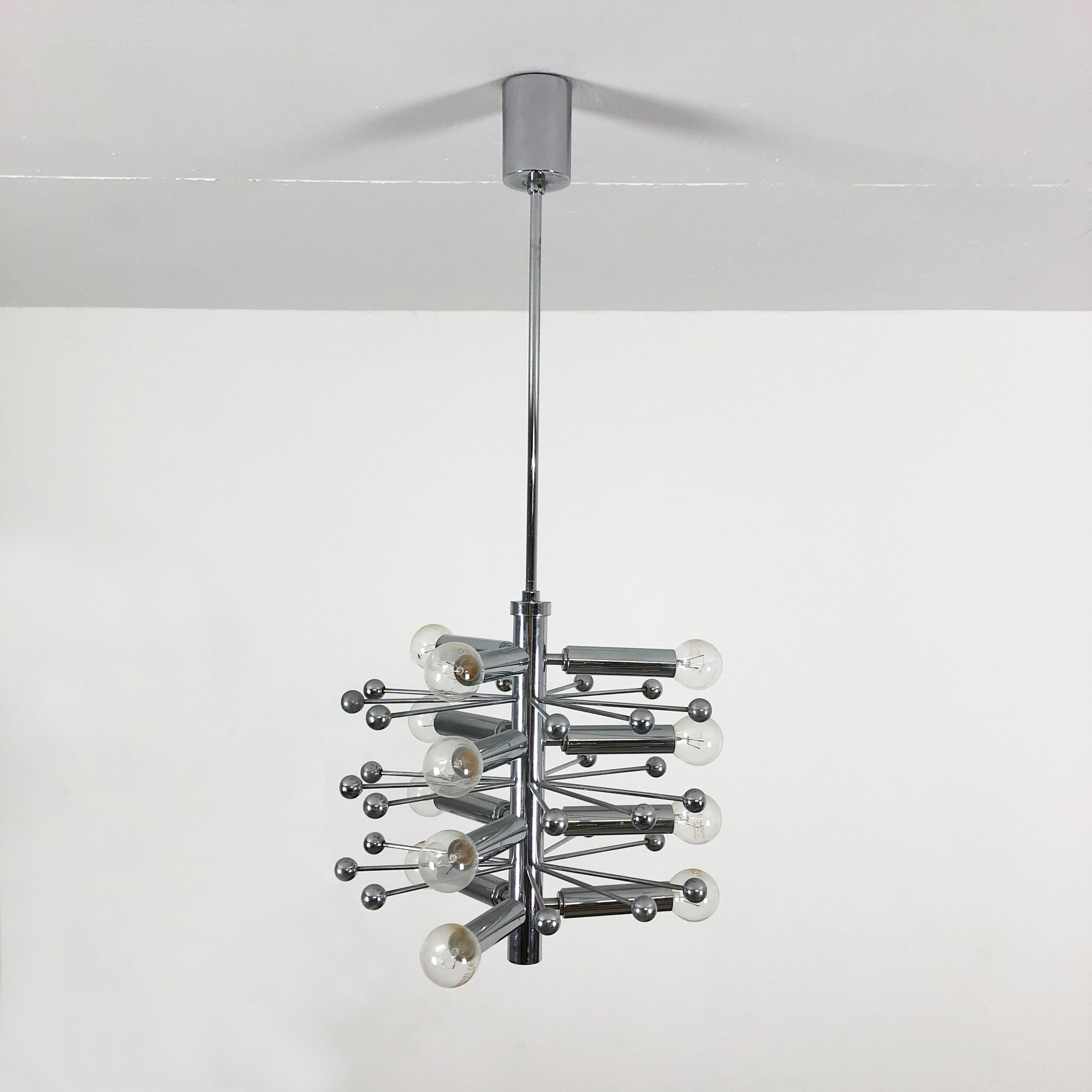 Mid-Century Modern Lampe suspendue moderniste en chrome Spoutnik, Cosack Lights, 1970, Allemagne en vente