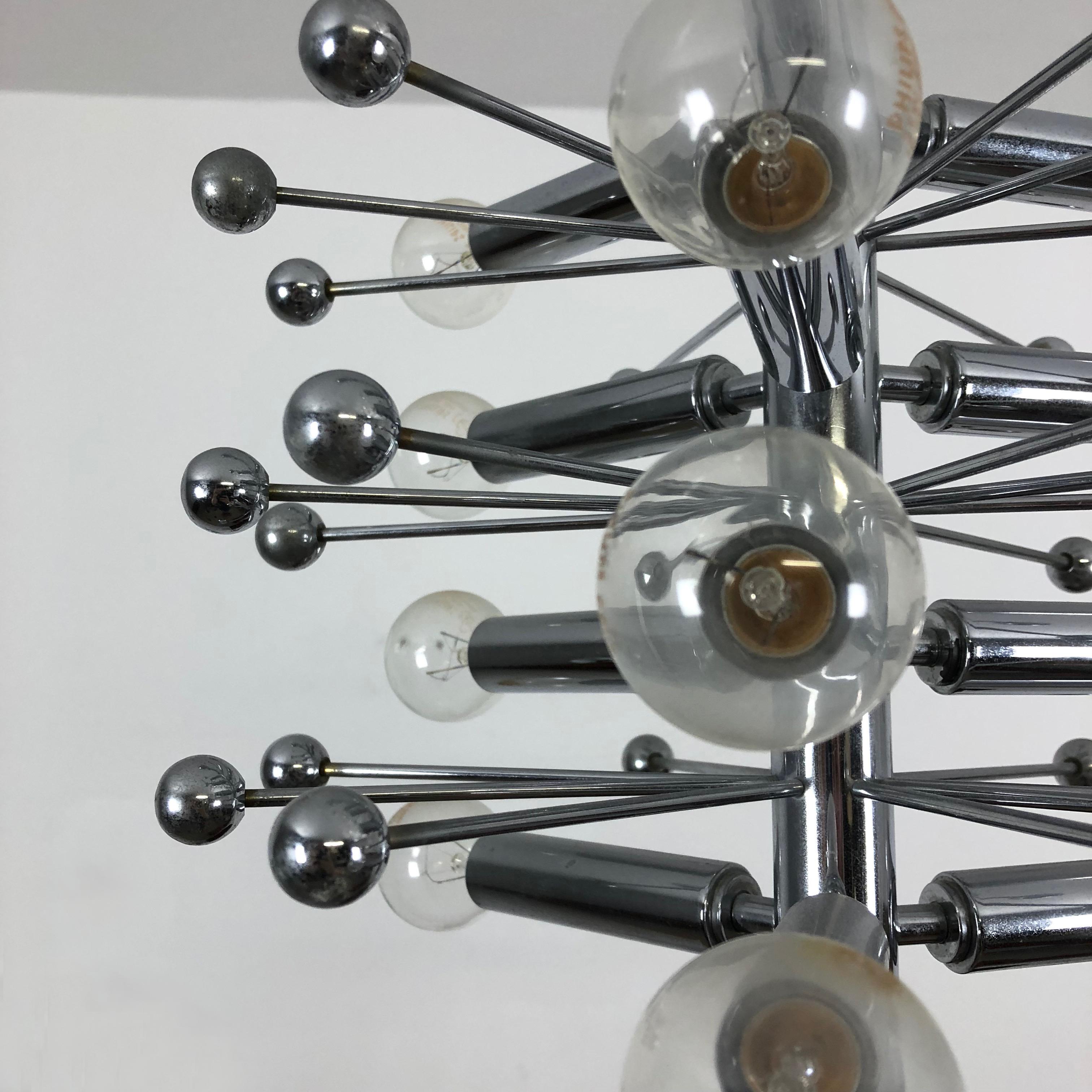20ième siècle Lampe suspendue moderniste en chrome Spoutnik, Cosack Lights, 1970, Allemagne en vente