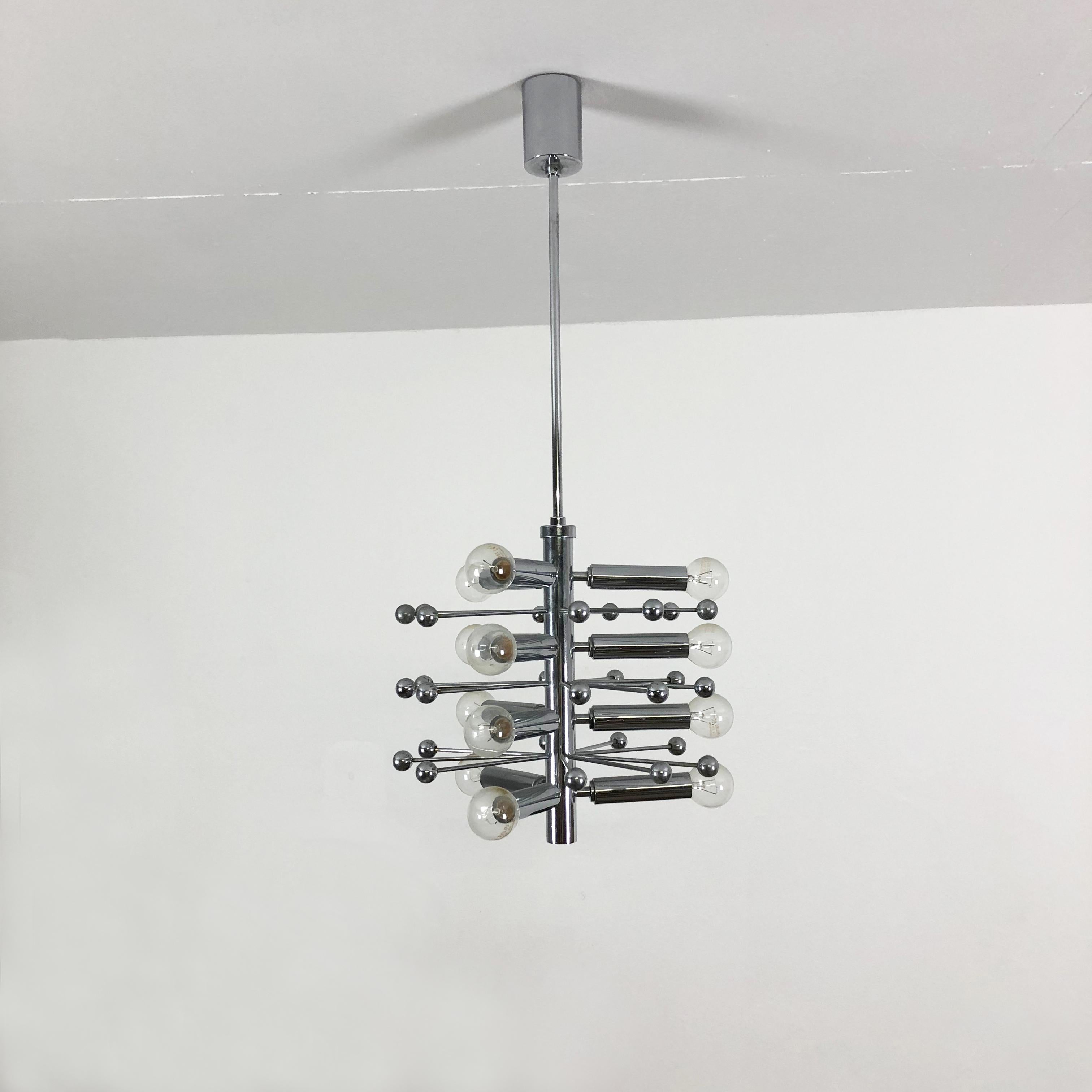 Article:

Sputnik hanging light


Producer:

Cosack Lights, Germany attrib.


Origin:

Germany



Age:

1970s



This 1970s hanging light was designed and made in Germany. due to the quality and characteristical design of this