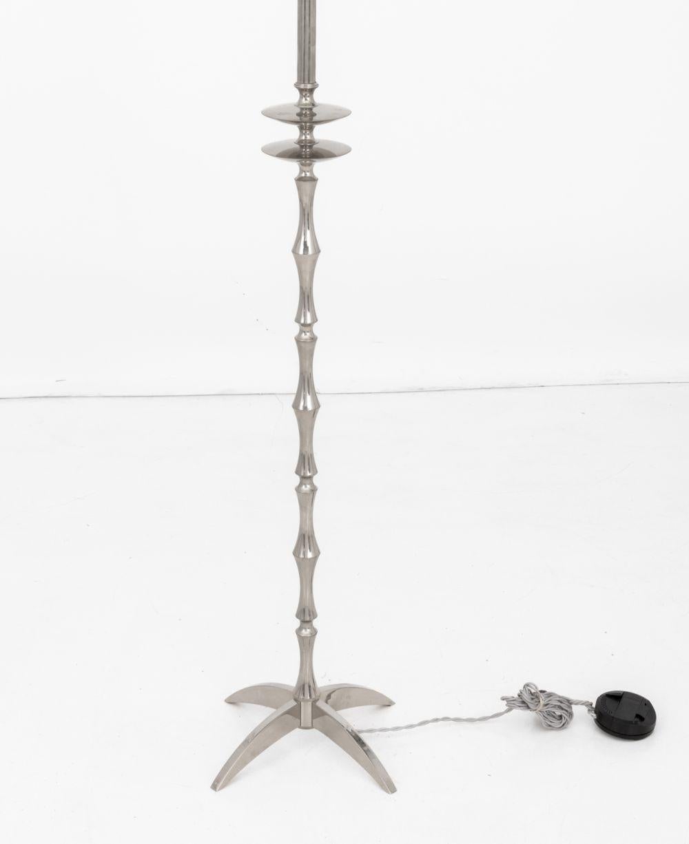 Lámpara de pie cromada modernista en Bueno estado para la venta en Astoria, NY