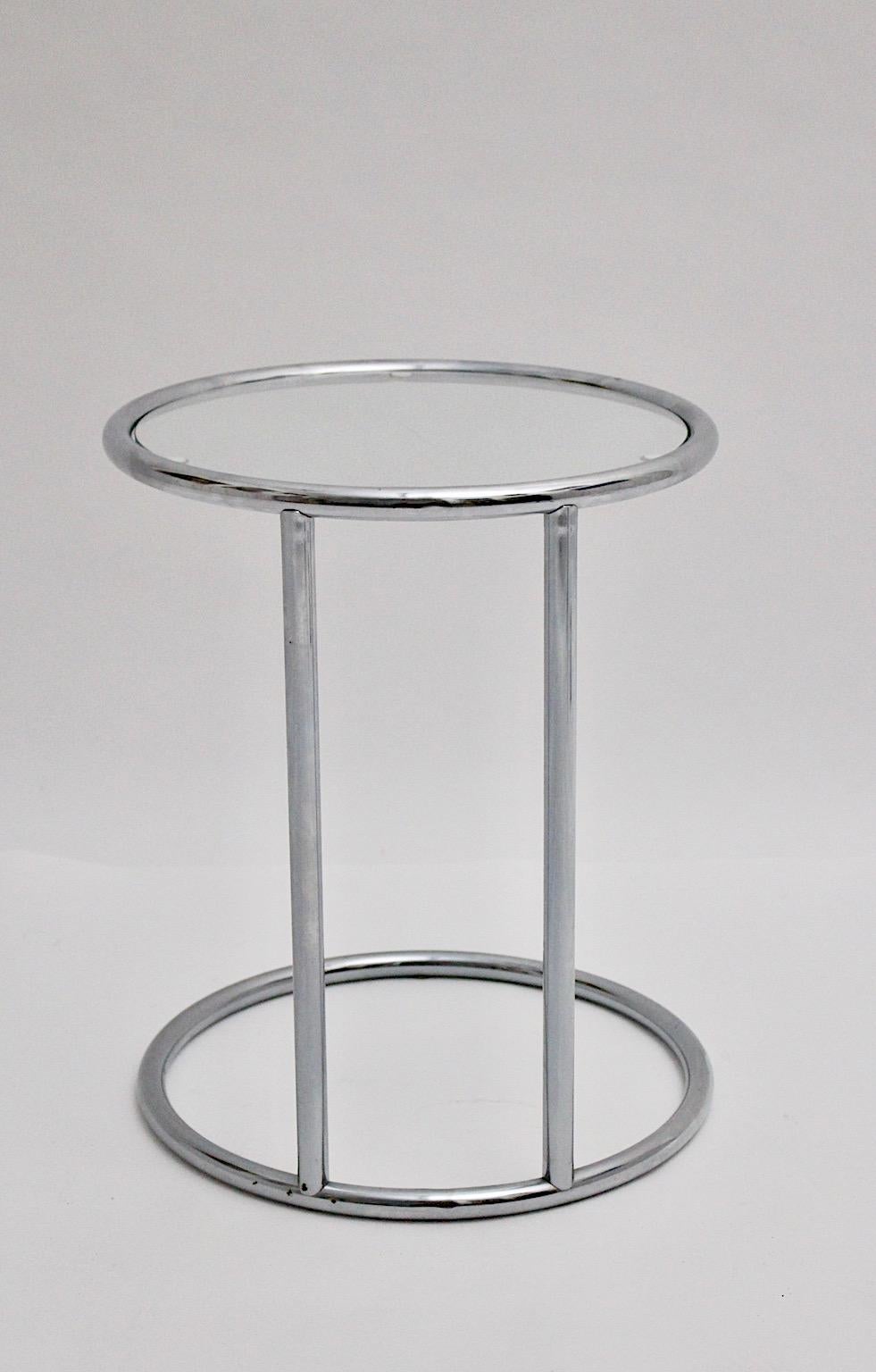 Modernist Chromed Metal Clear Glass Vintage Side Table Italy 1980s For Sale 1