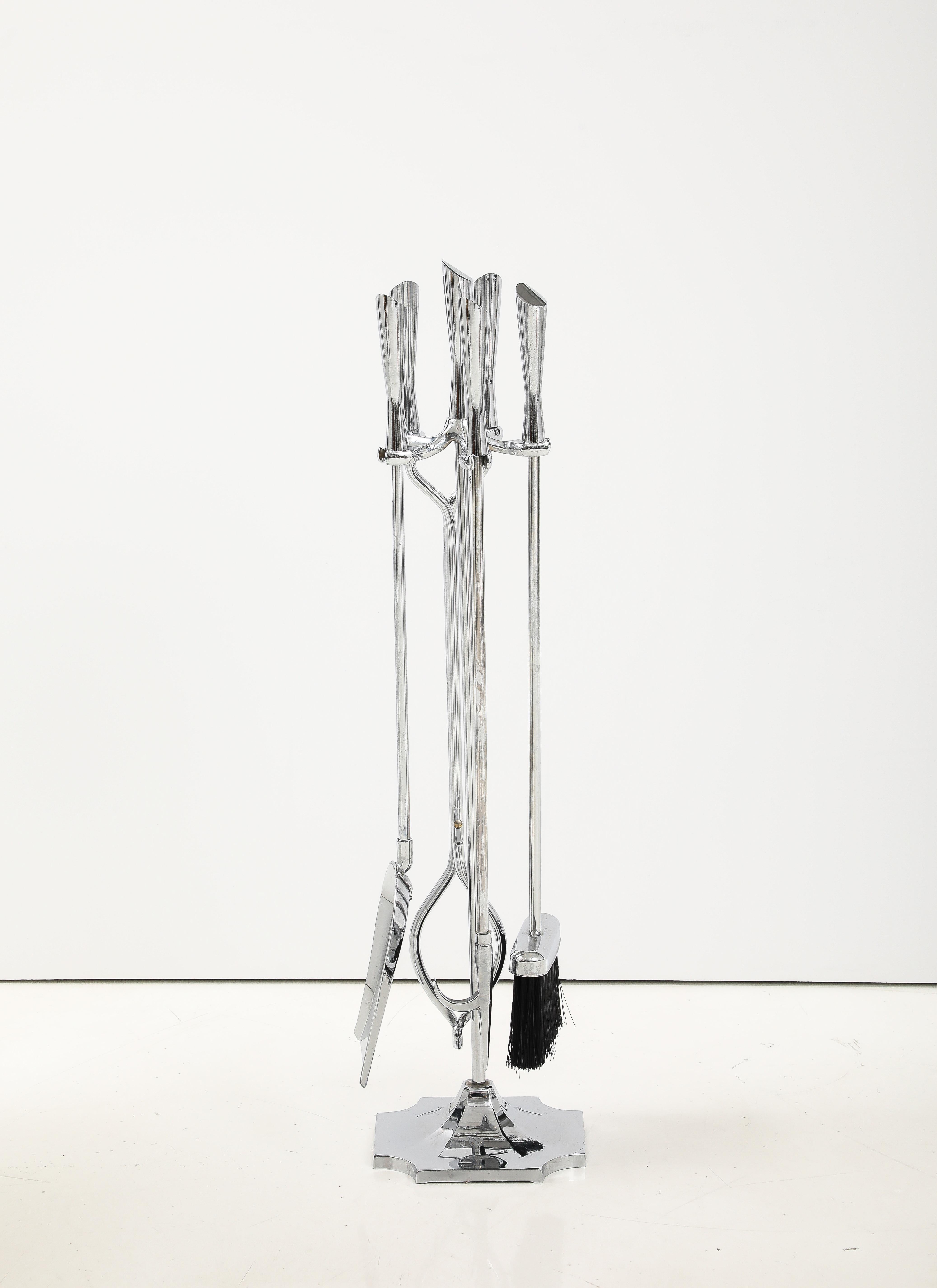 20ième siècle Outils de cheminée modernistes chromés, style Karl Springer en vente