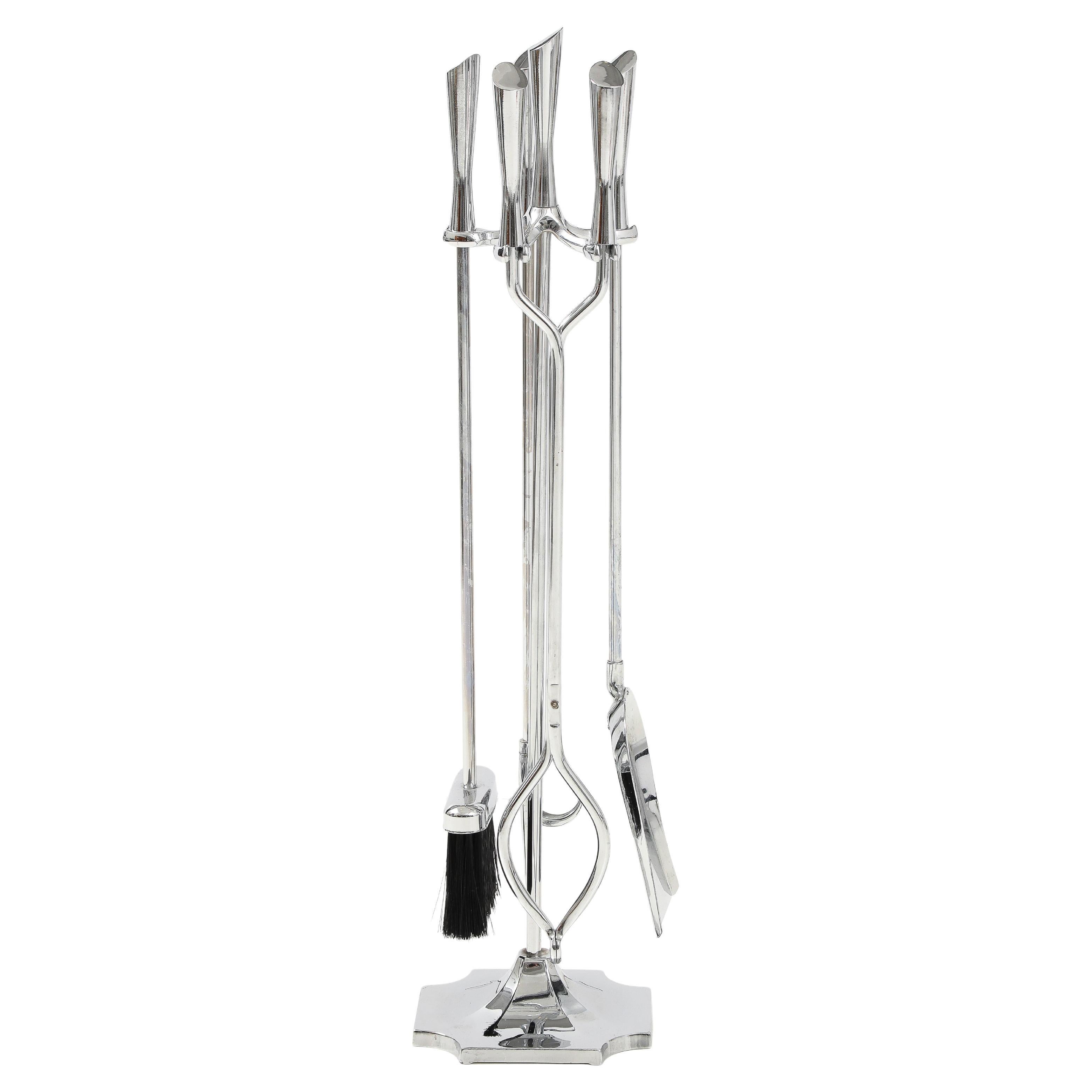 Outils de cheminée modernistes chromés, style Karl Springer en vente
