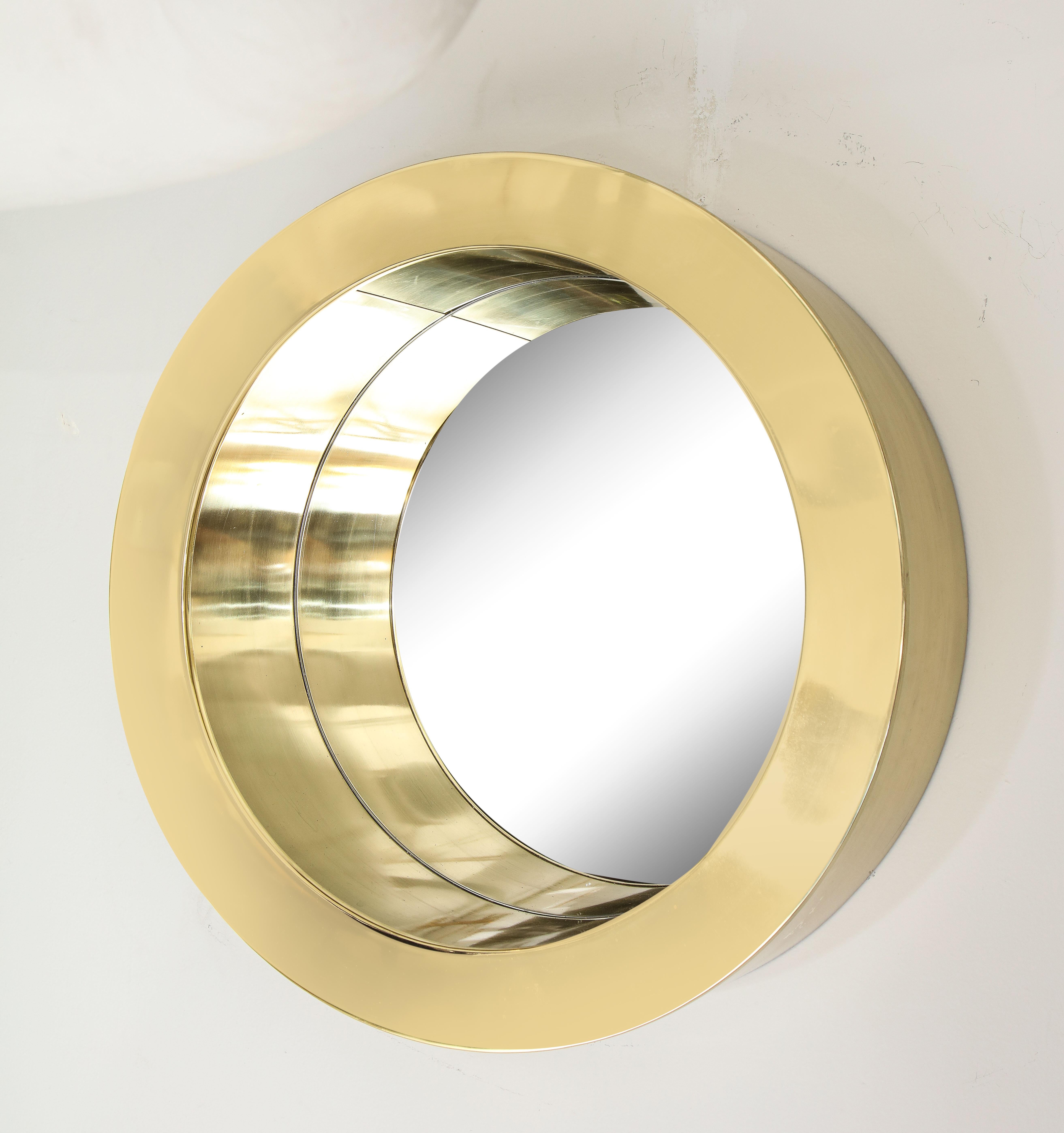 Modernist Circular Brass Mirror In Excellent Condition In New York, NY