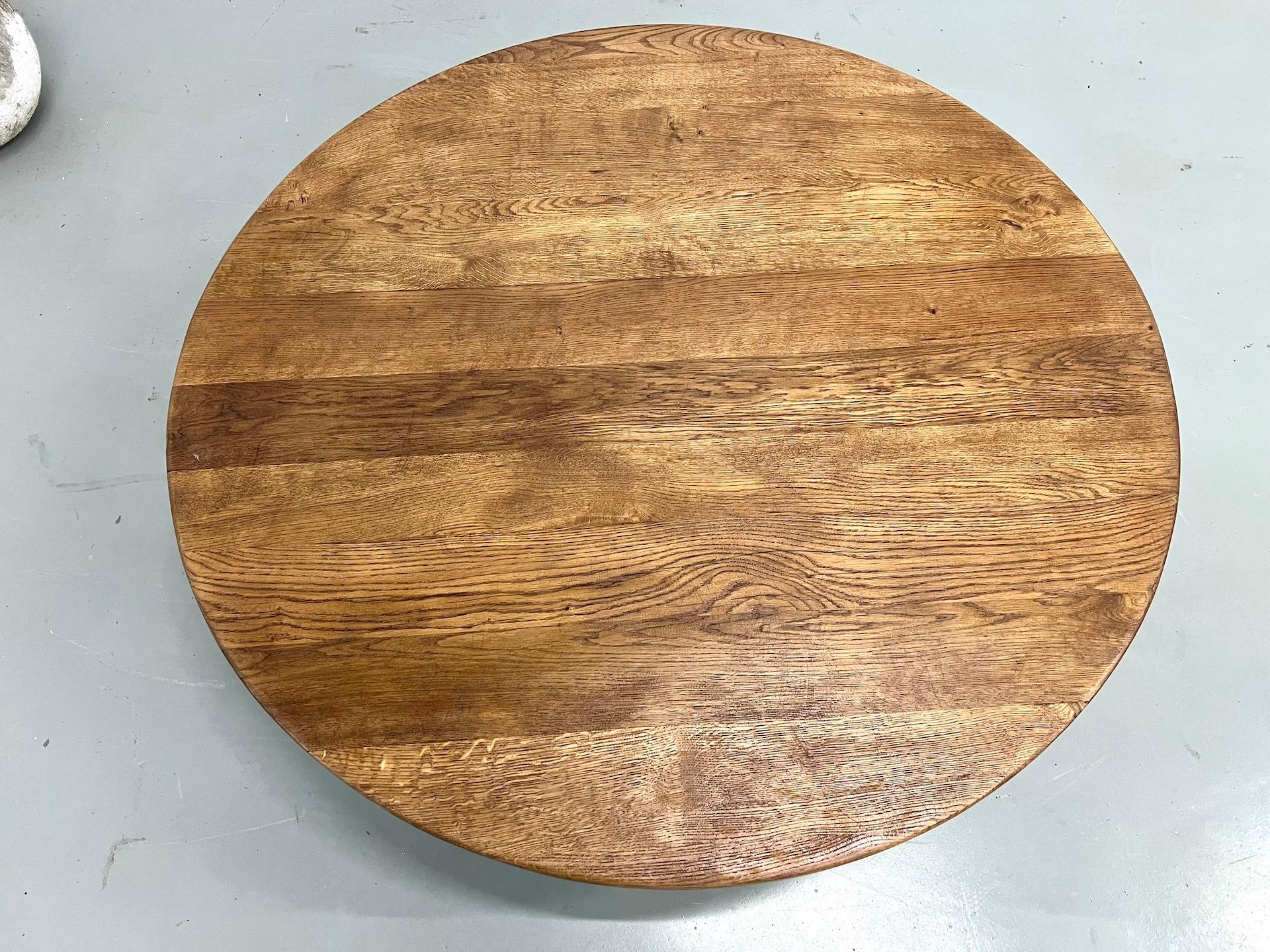 Milieu du XXe siècle Table basse circulaire moderniste en Oak Oak, France, 1950 en vente