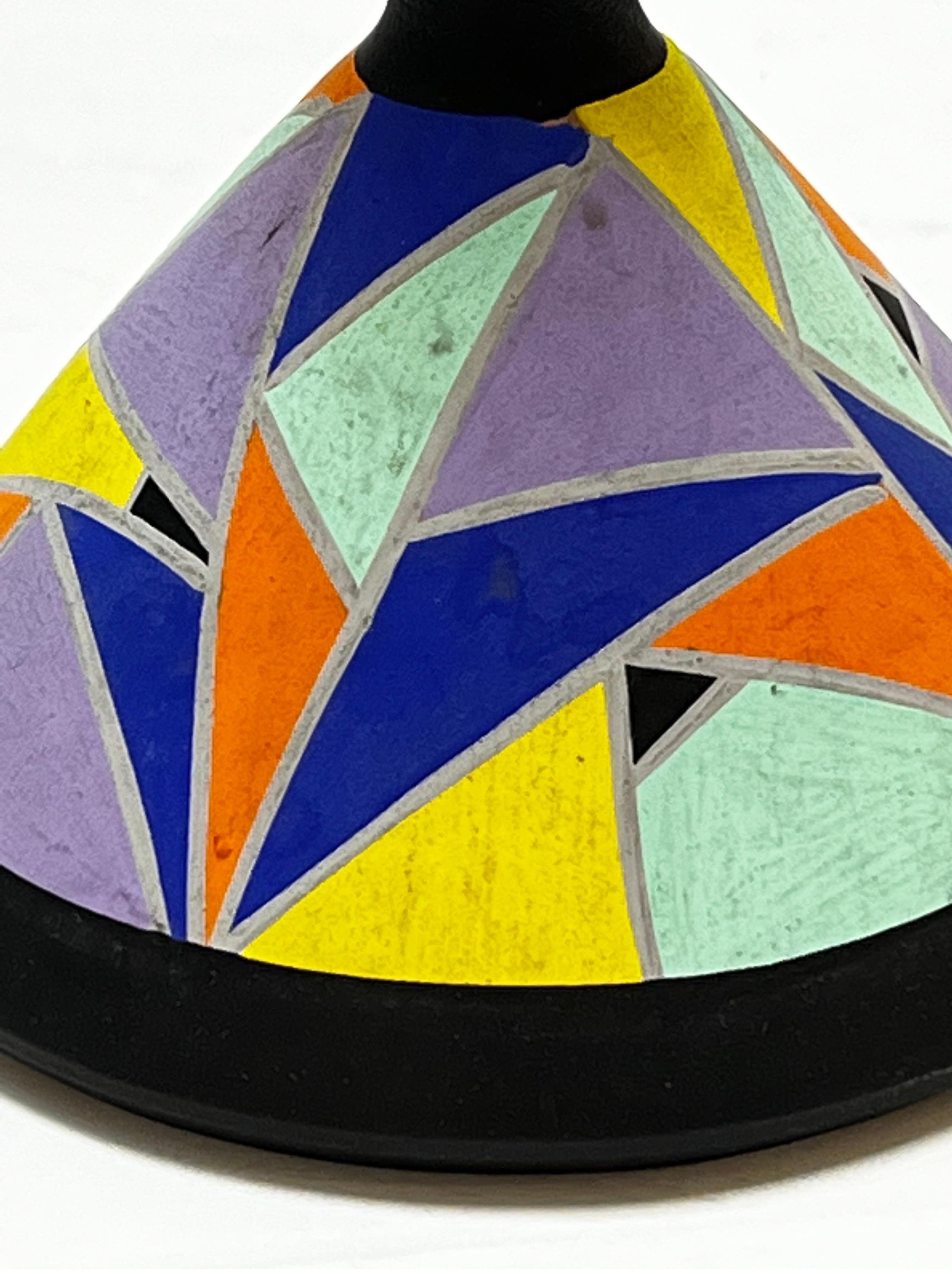 Vase géométrique moderniste peint à la main de style Clarice Cliff avec col allongé en vente 6
