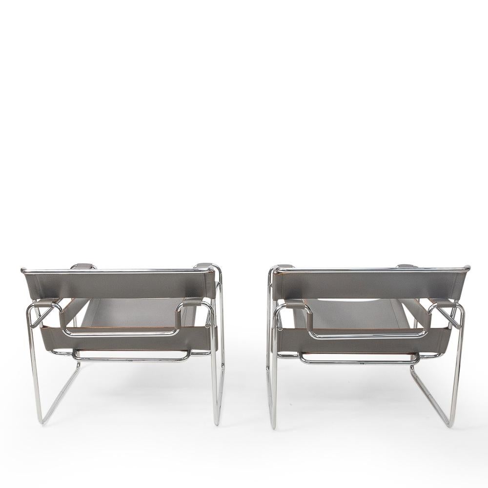 Italian Modernist Classic Pair of Grey Leather Wassily Chairs by Marcel Breuer, 1980s