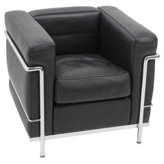 Design/One moderniste : Fauteuil LC2, Le Corbusier by Cassina, années 2000