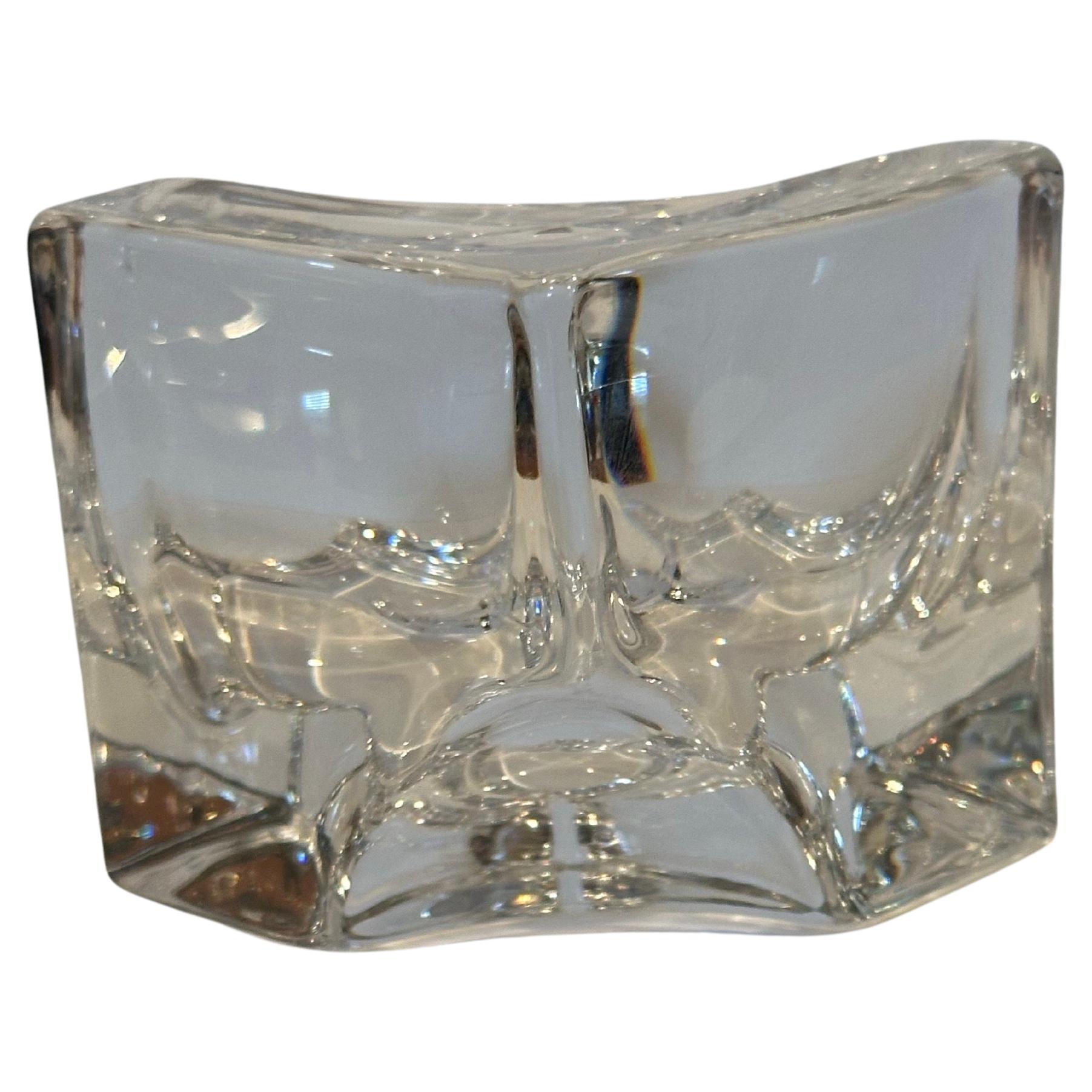 Français Cube abstrait moderniste en cristal clair de Daum (France) en vente