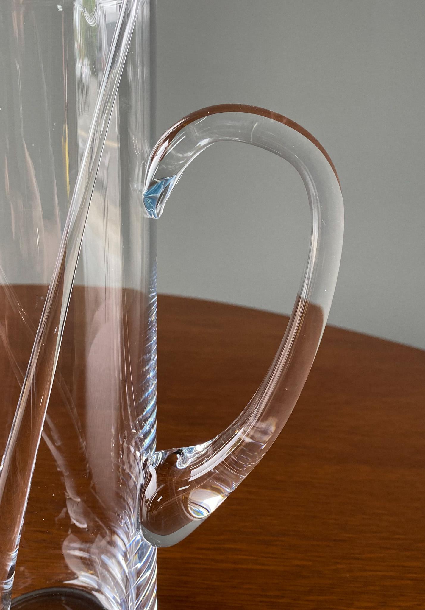 Modernist Clear Glass Pitcher w/ Stir Stick Style Of Per Lütken In Good Condition For Sale In Costa Mesa, CA