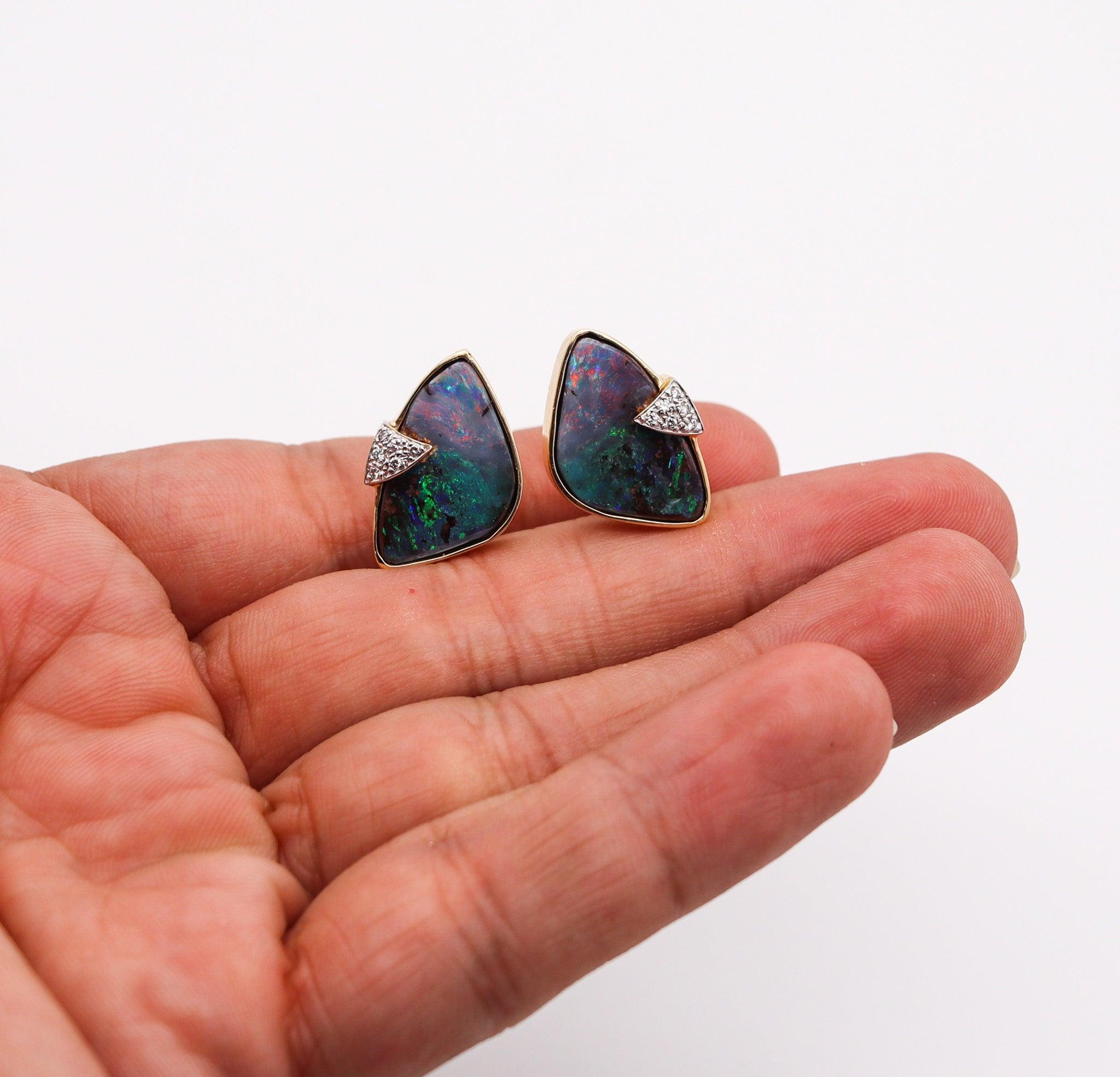 MODERNIST Clips-On Earrings In 14Kt Yellow Gold With Diamonds And Rare Opals In Excellent Condition For Sale In Miami, FL