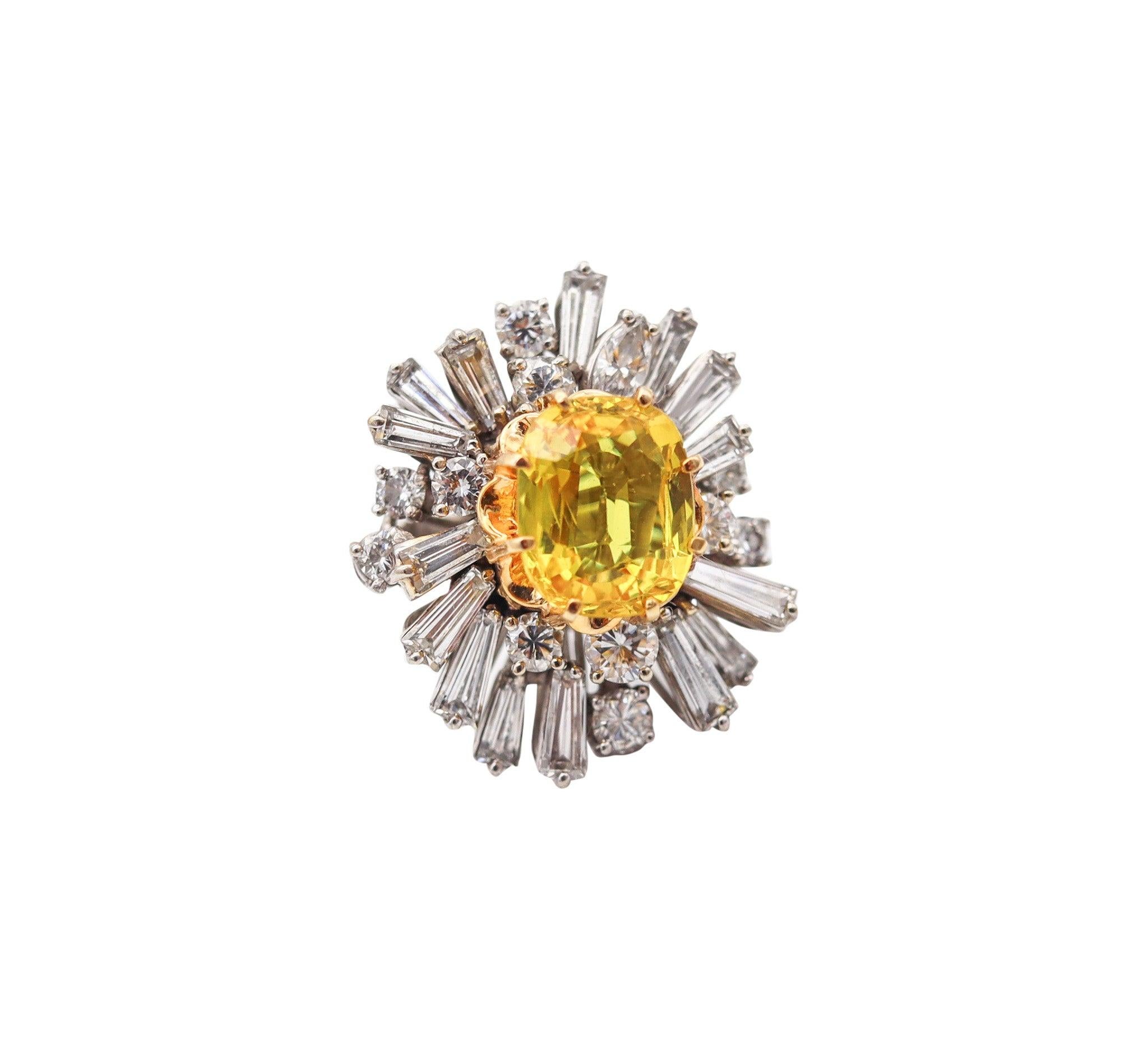MODERNIST Cluster Cocktail Ring In 18Kt Gold 5.46 Ctw Diamonds & Yellow Sapphire For Sale 2