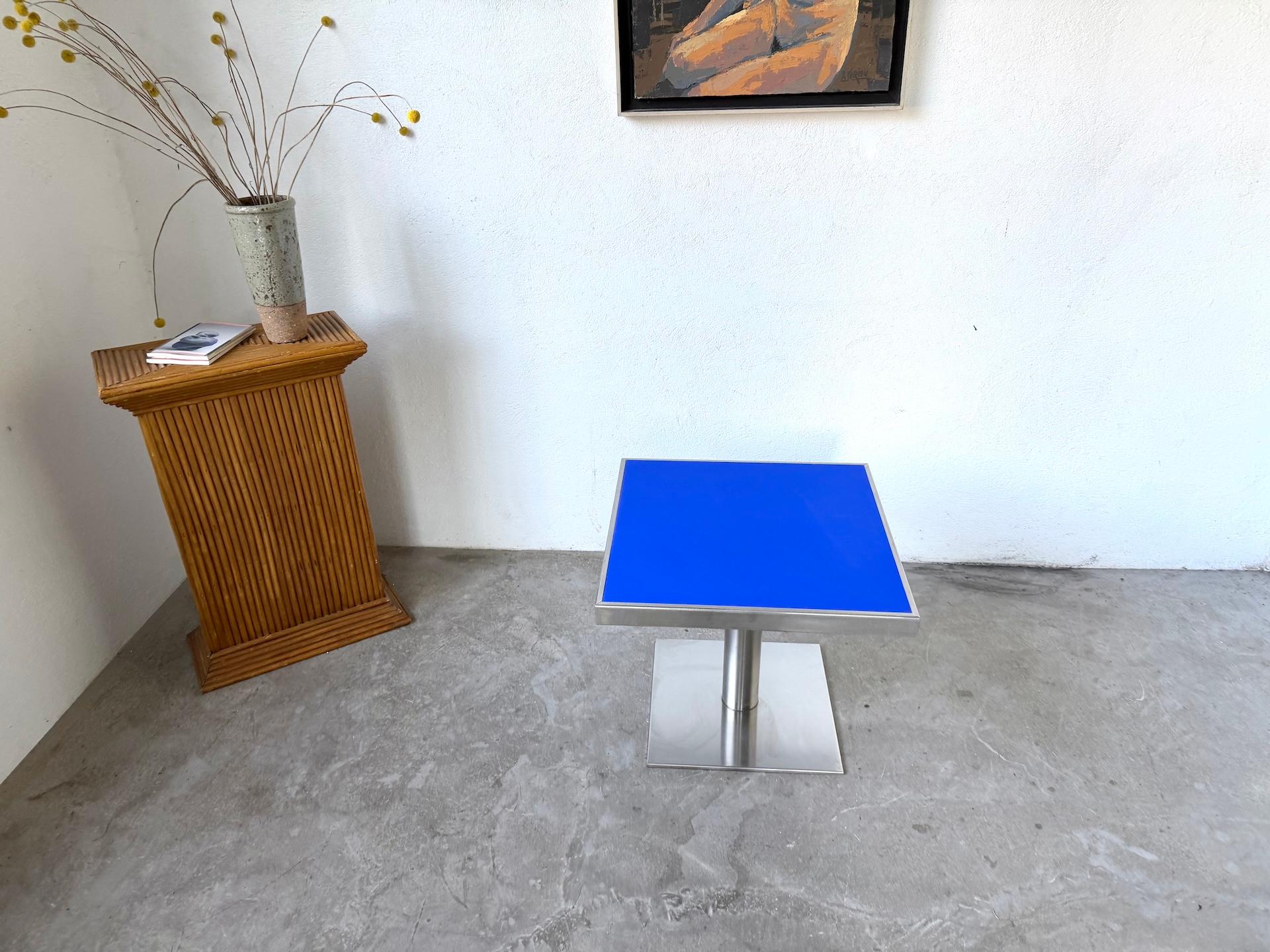 Français Table basse moderniste des années 1970 en vente