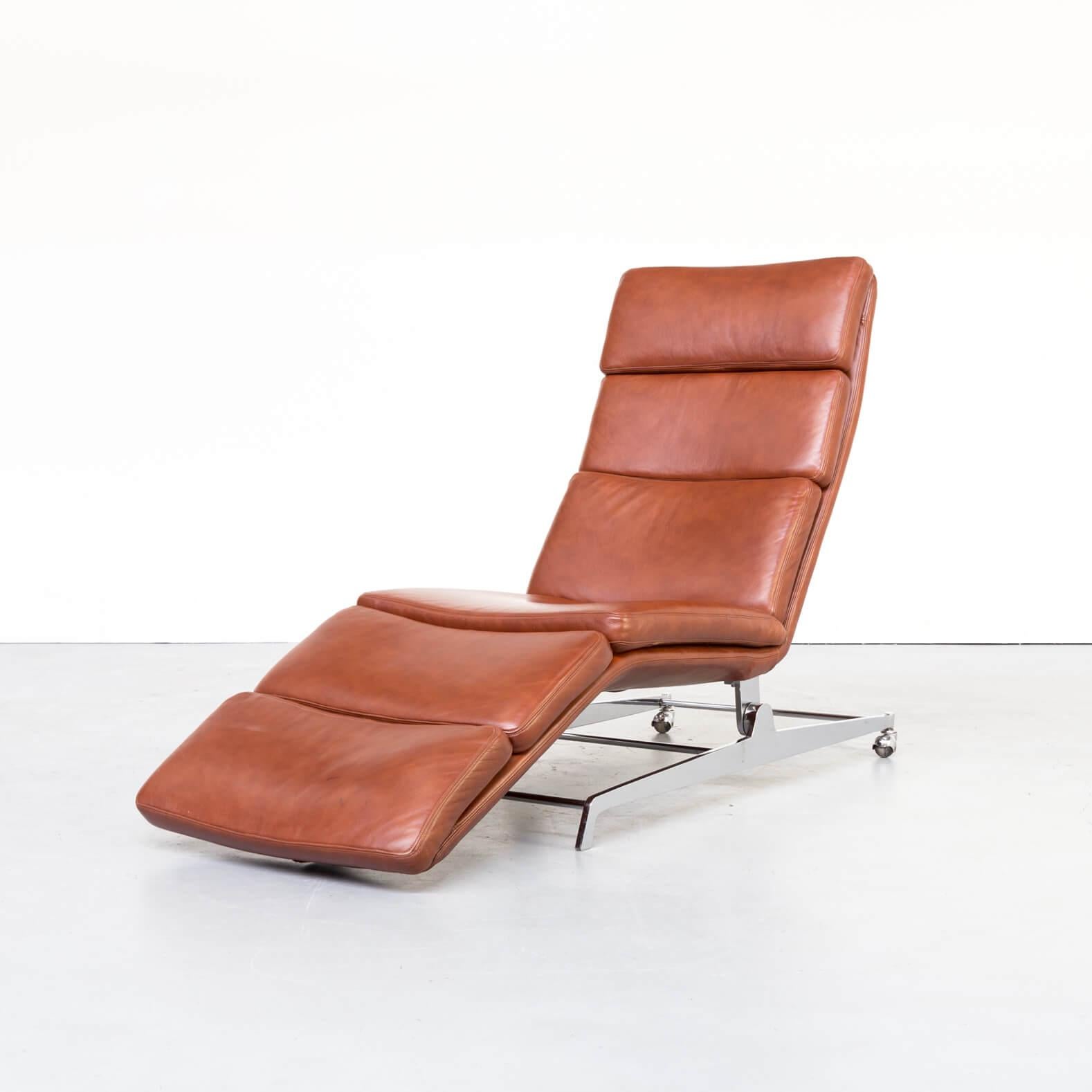 Modernist Cognac Leather Chaise Lounge with a Beautiful Tiltable Chrome Base For Sale 1