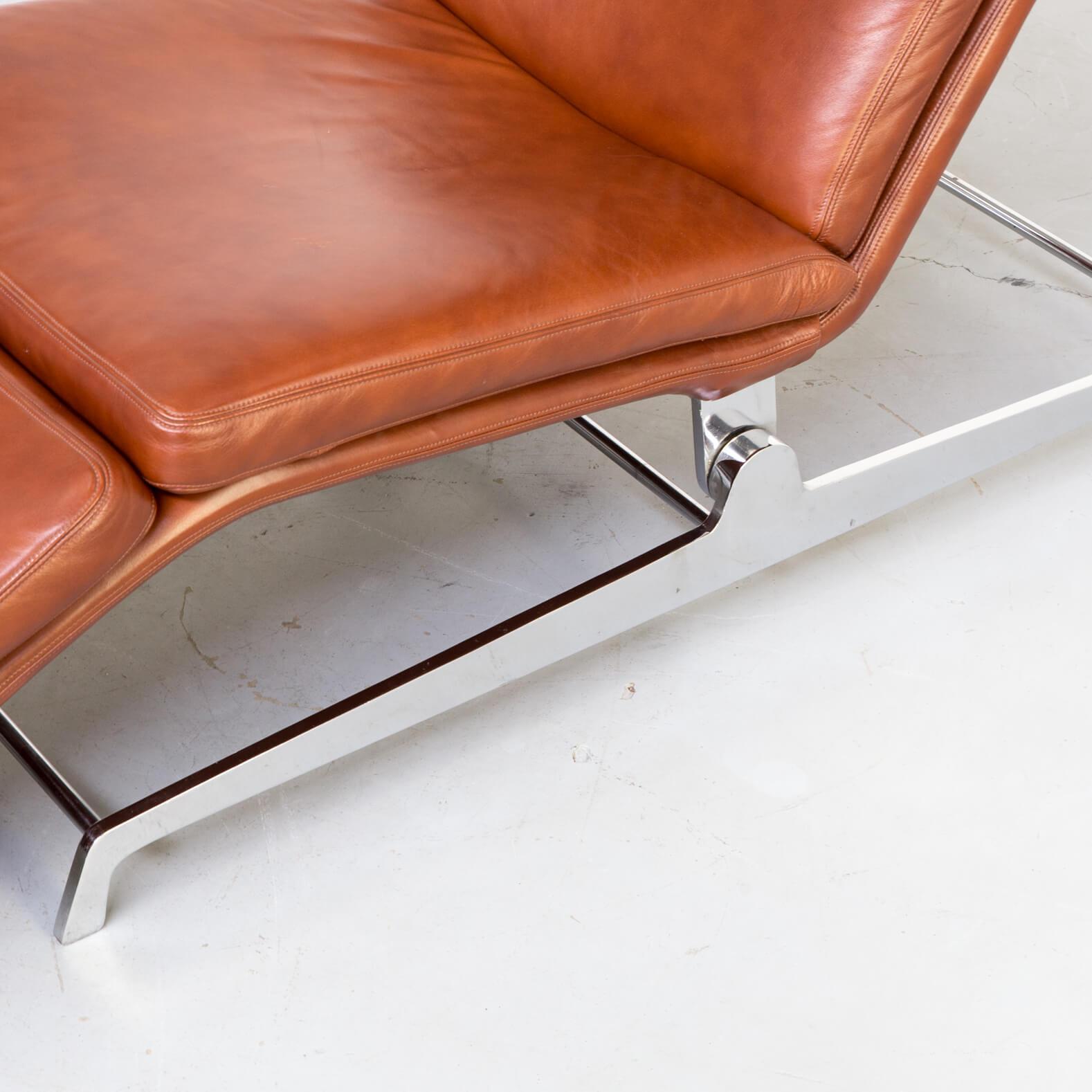 Modernist Cognac Leather Chaise Lounge with a Beautiful Tiltable Chrome Base For Sale 2