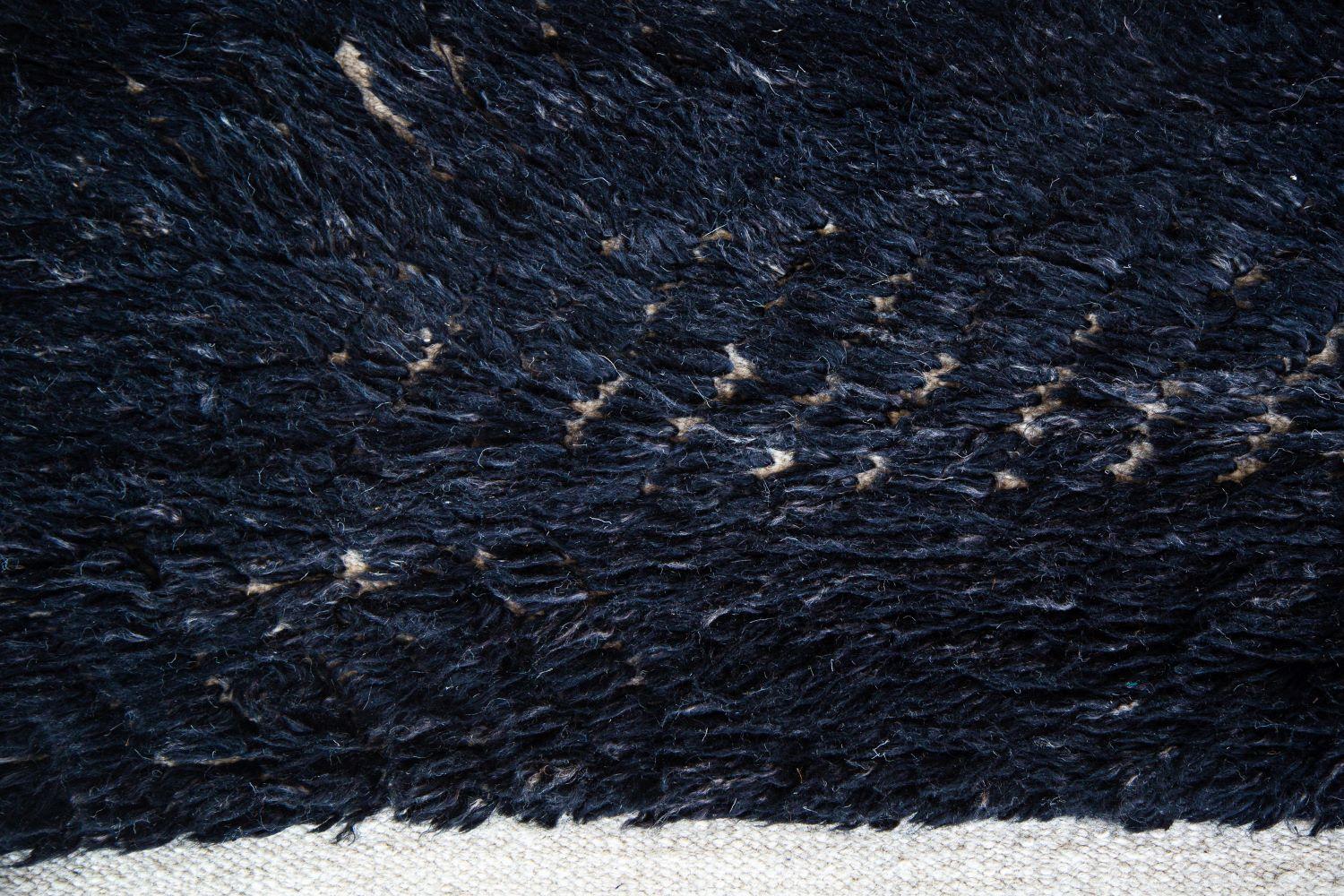 Nazmiyal Collection Modernist Collection Rug. Size 9 ft 1 in x 12 ft 3