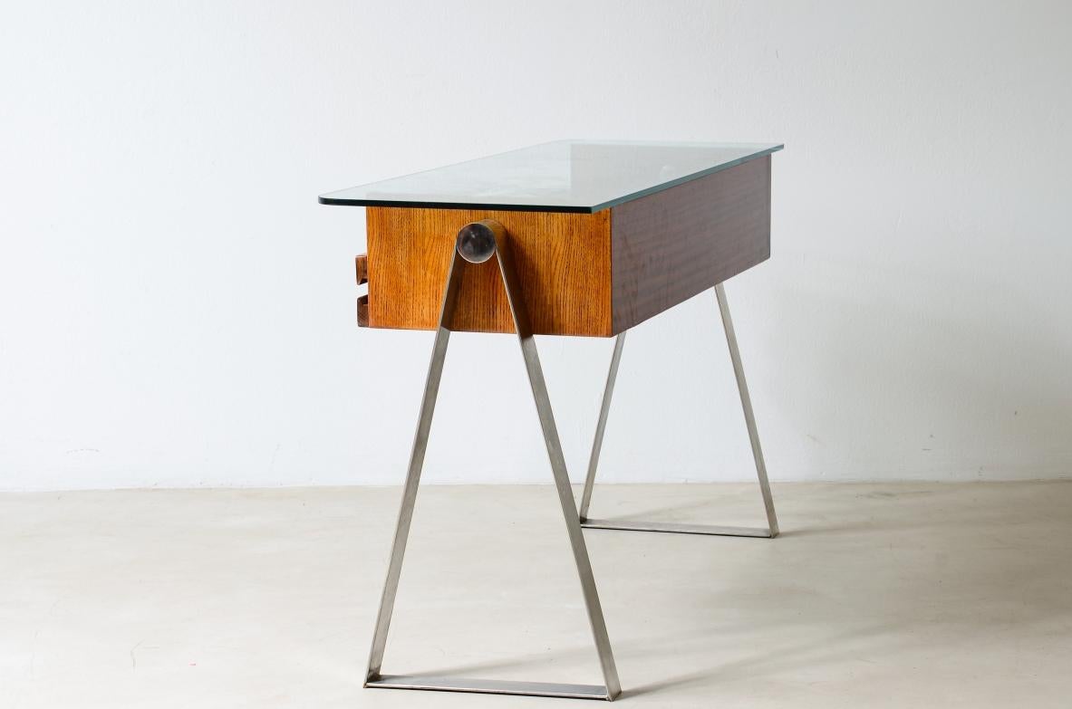Italian Modernist console in blond oak with steel structure For Sale