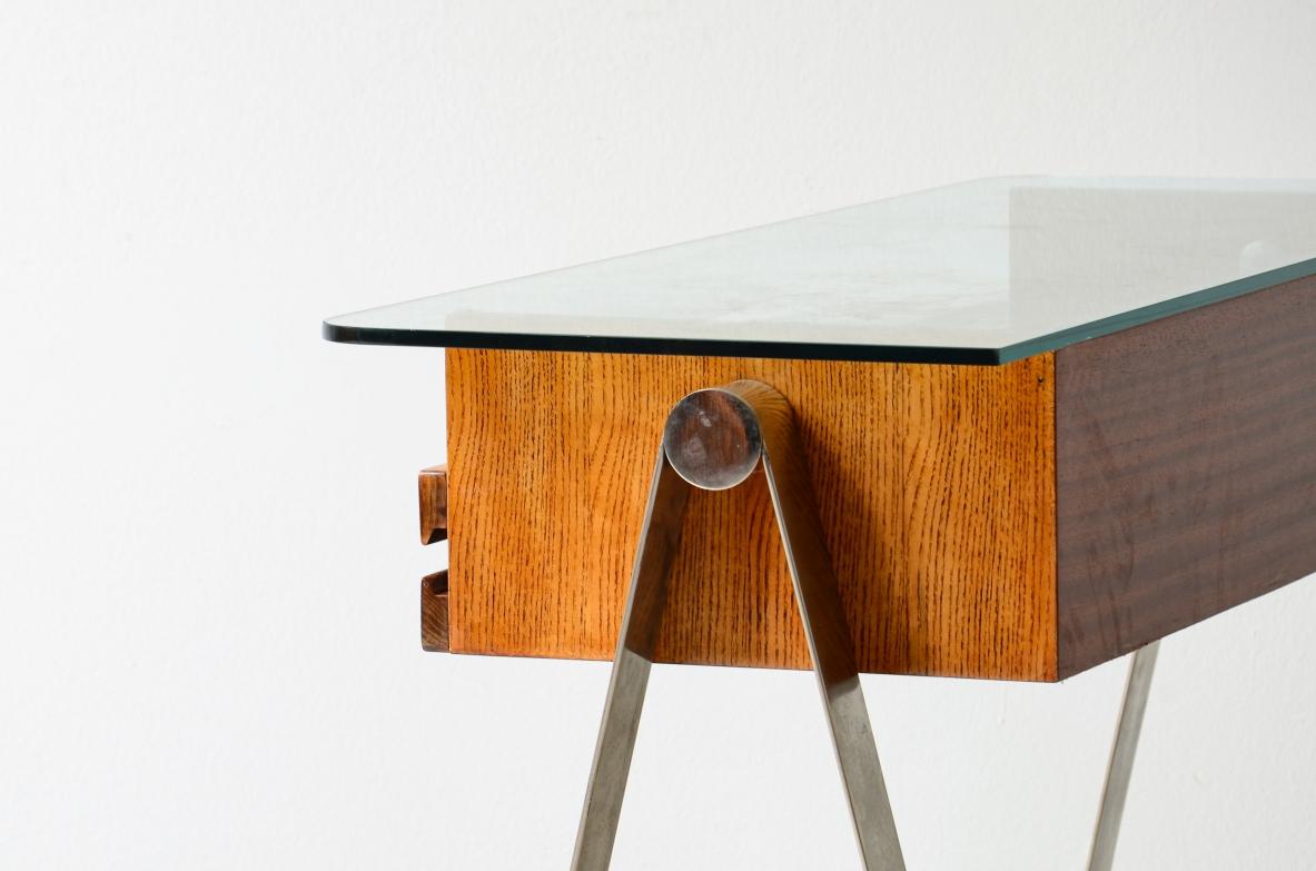 Modernist console in blond oak with steel structure In Excellent Condition For Sale In Milano, IT