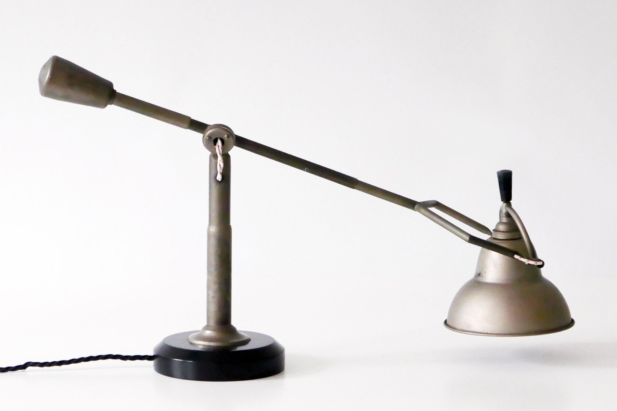 Mid-20th Century Modernist Counterbalance Table Lamp by Edouard-Wilfred Buquet, 1927, France For Sale