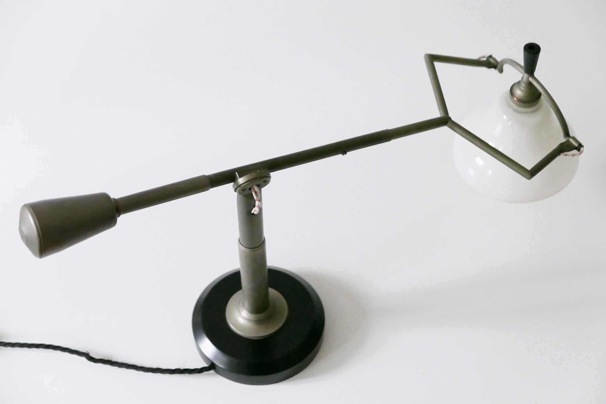 Brass Modernist Counterbalance Table Lamp by Edouard-Wilfred Buquet, 1927, France For Sale