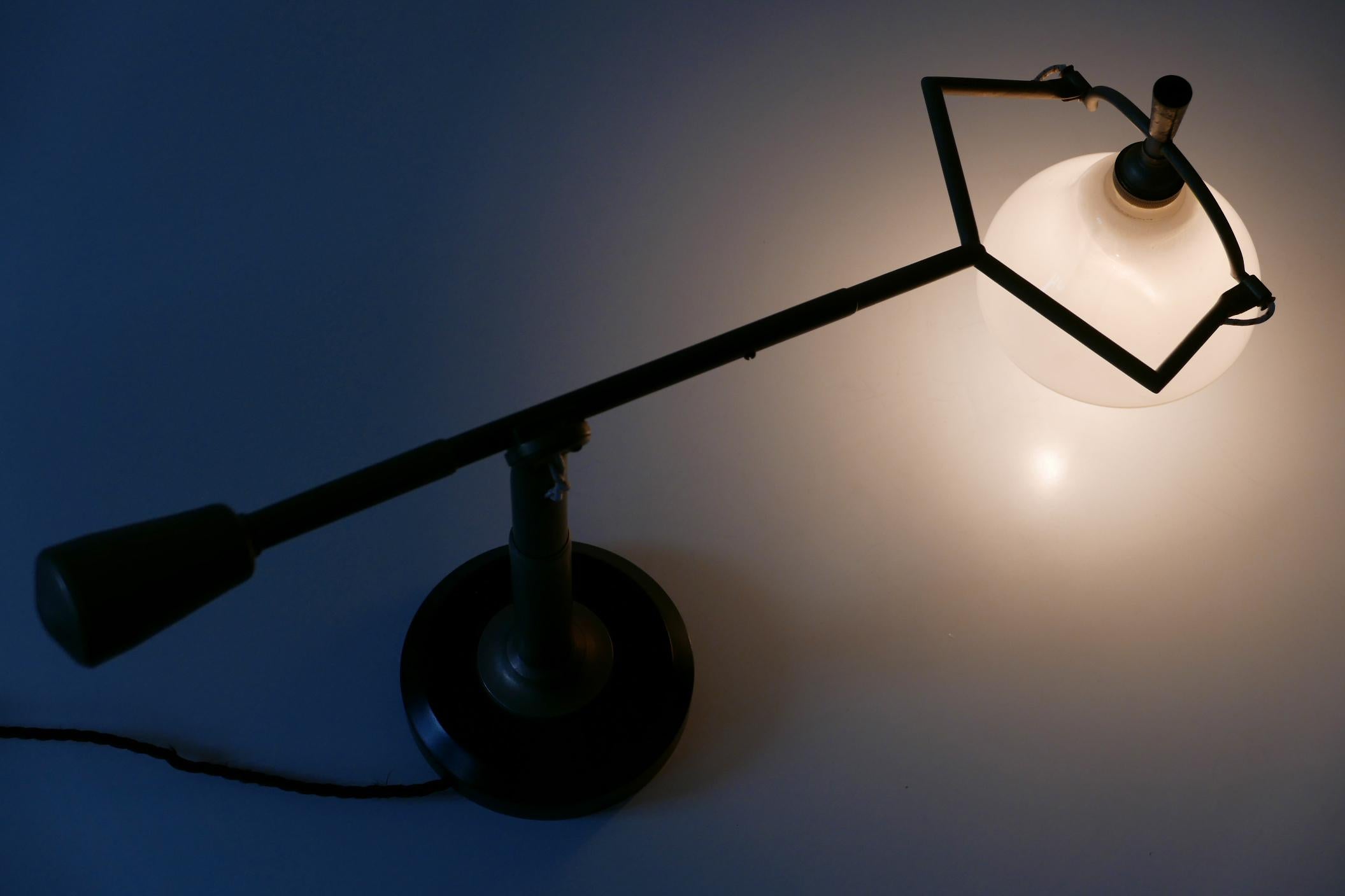 Lampe de table à contrepoids moderniste d'Edouard-Wilfred Buquet, 1927, France en vente 4