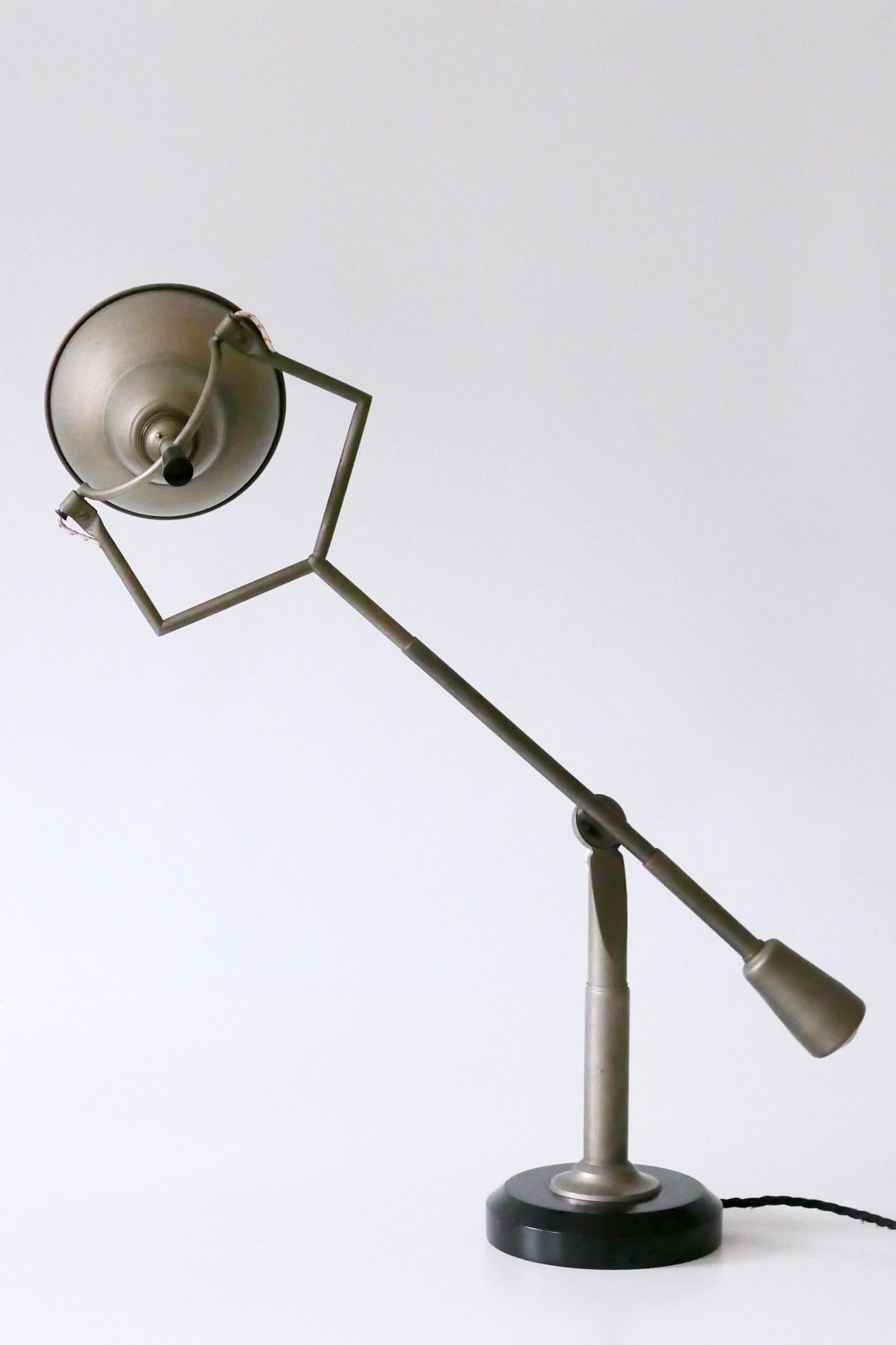 Art déco Lampe de table à contrepoids moderniste d'Edouard-Wilfred Buquet, 1927, France en vente