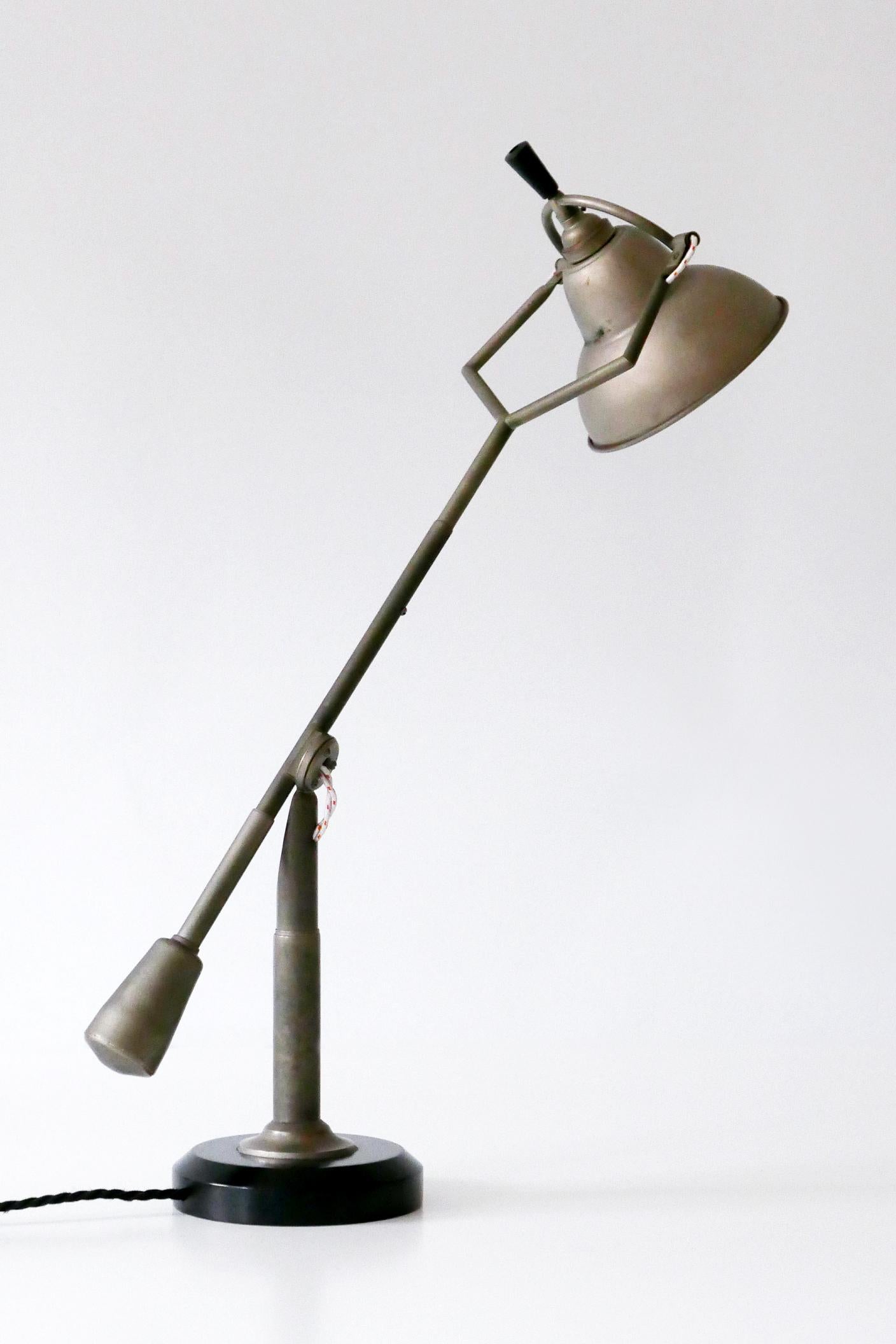 Lampe de table à contrepoids moderniste d'Edouard-Wilfred Buquet, 1927, France Bon état - En vente à Munich, DE