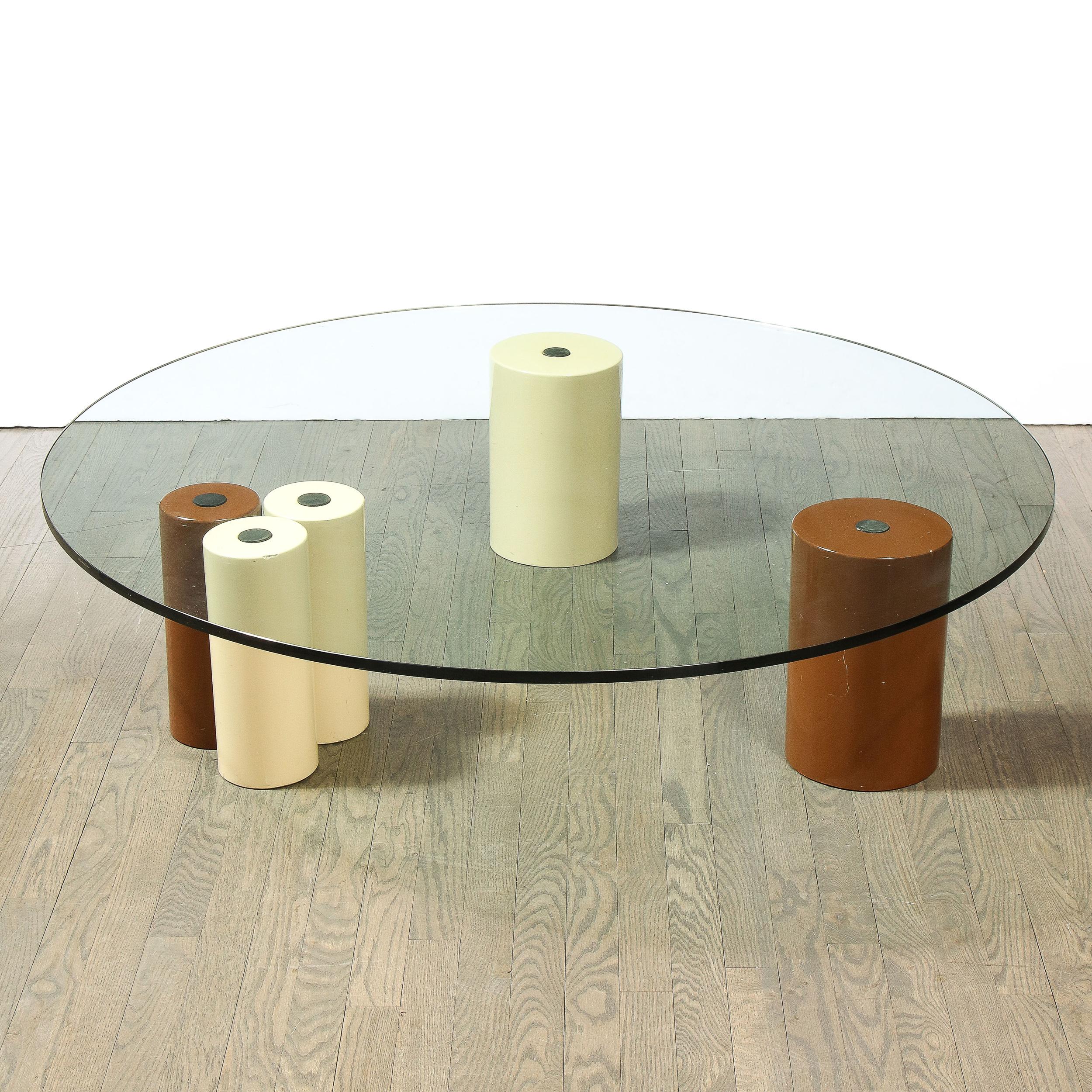 Table de cocktail moderniste à pilier en émail crème et ocre de Saporiti en vente 2