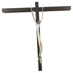 Modernist Crucifix / Cross by Talleres Monastico 
