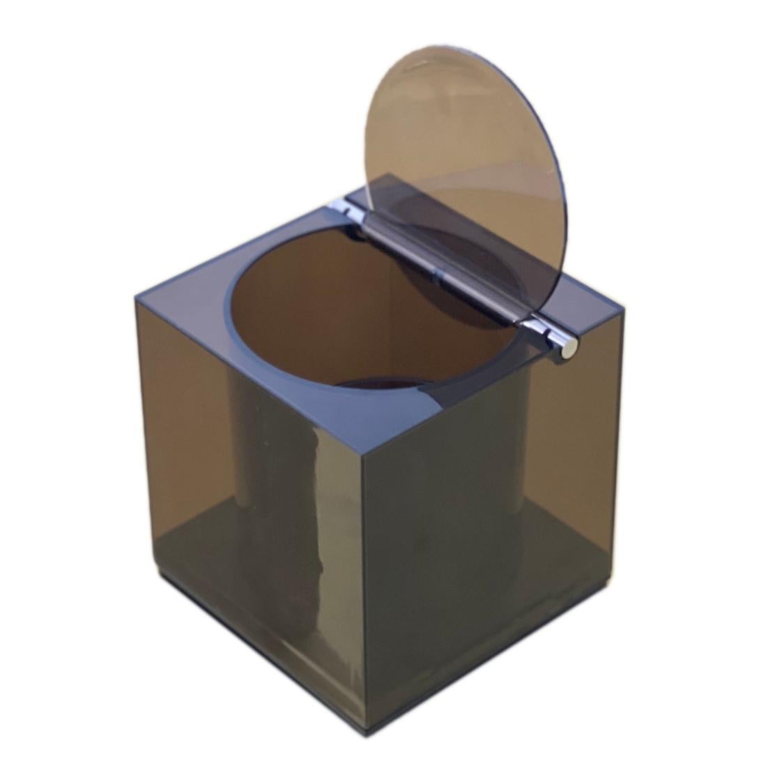 Moderniste cube plexy fumè Cini & Nils Ice Bucket Italian 1970's home accessory en vente 7