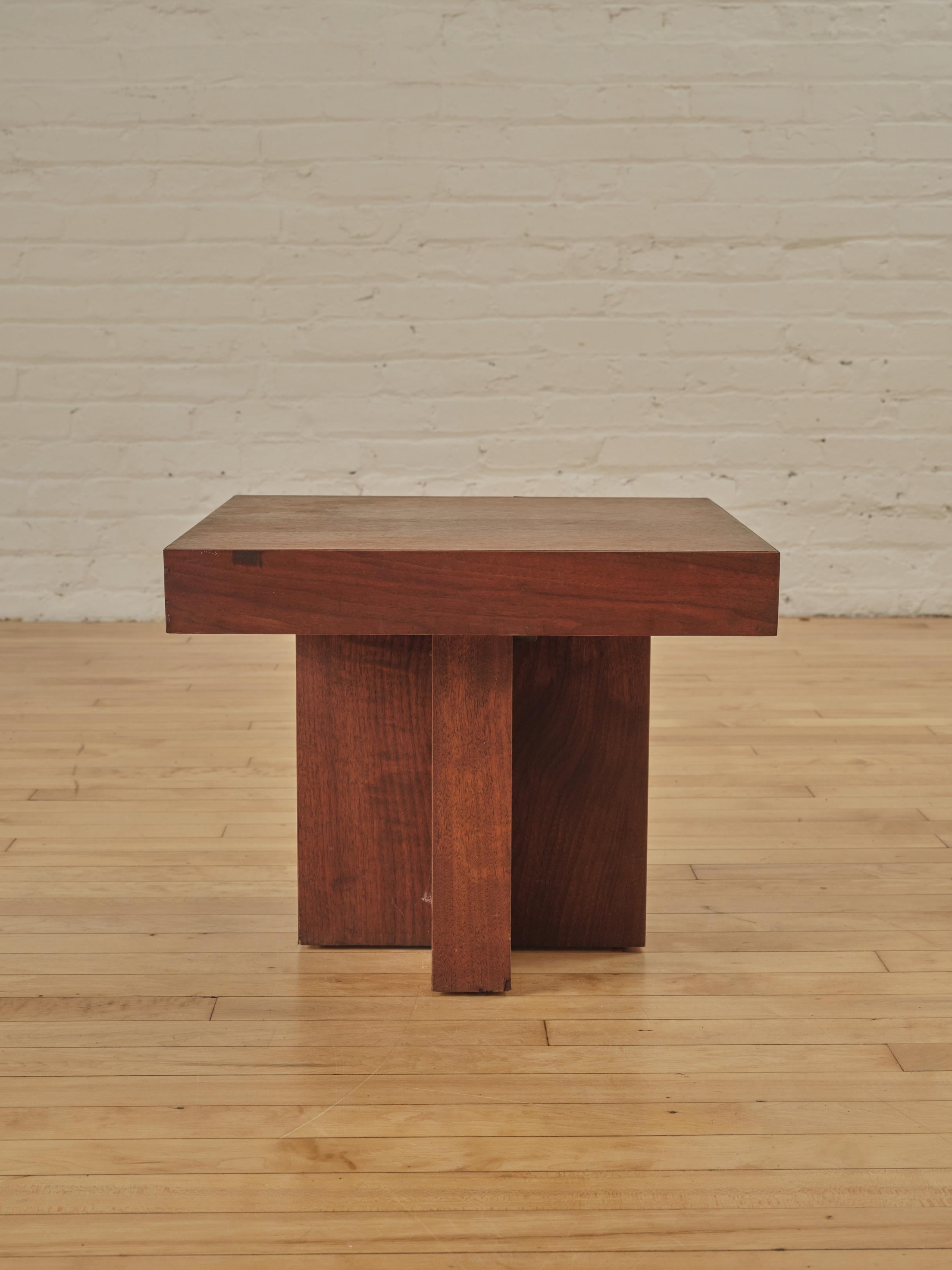 Modern Cube Side Table in walnut with  geometrical legs. 