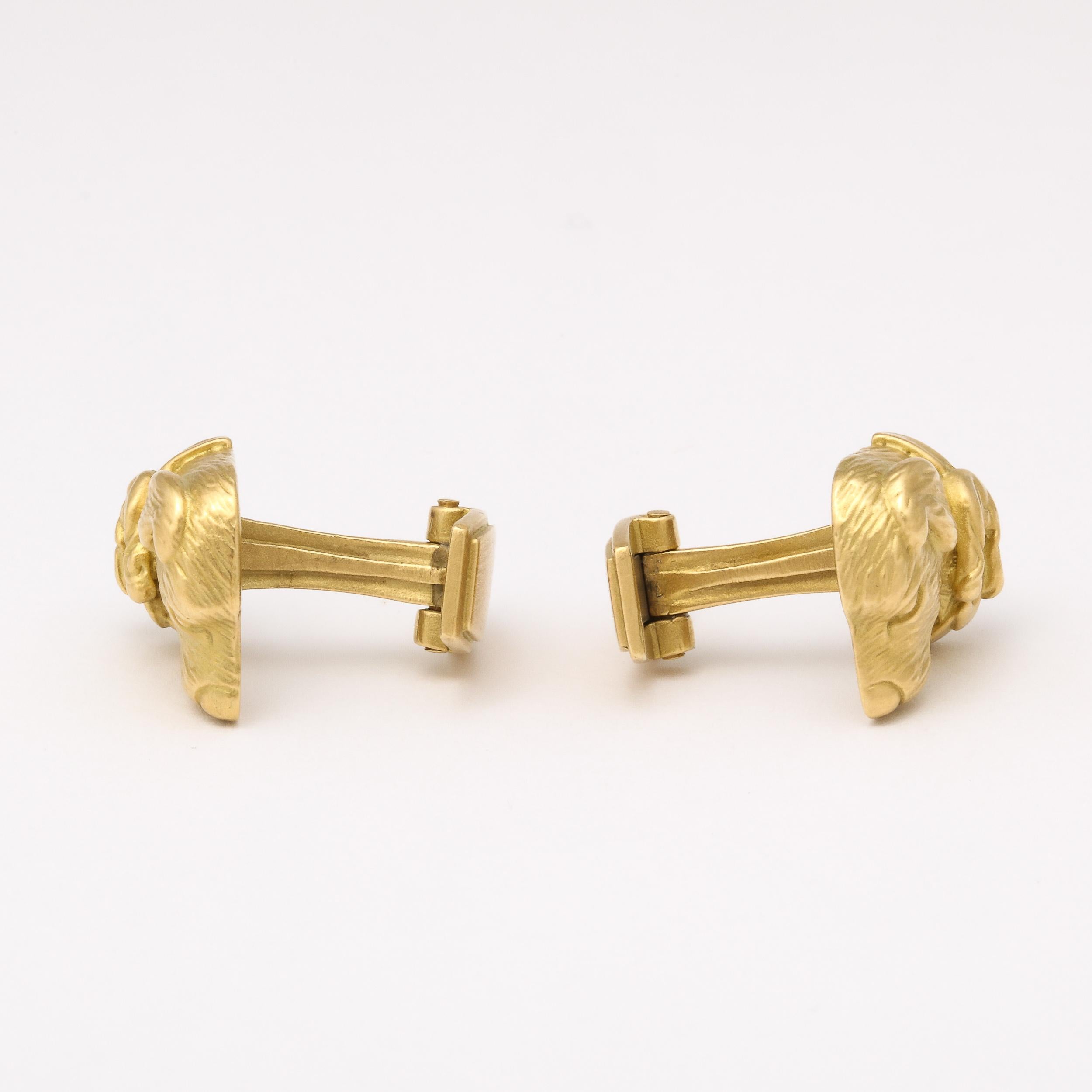 Modernist Cufflinks with Golden Retriever Canine Motif in 14 Carat Yellow Gold For Sale 3