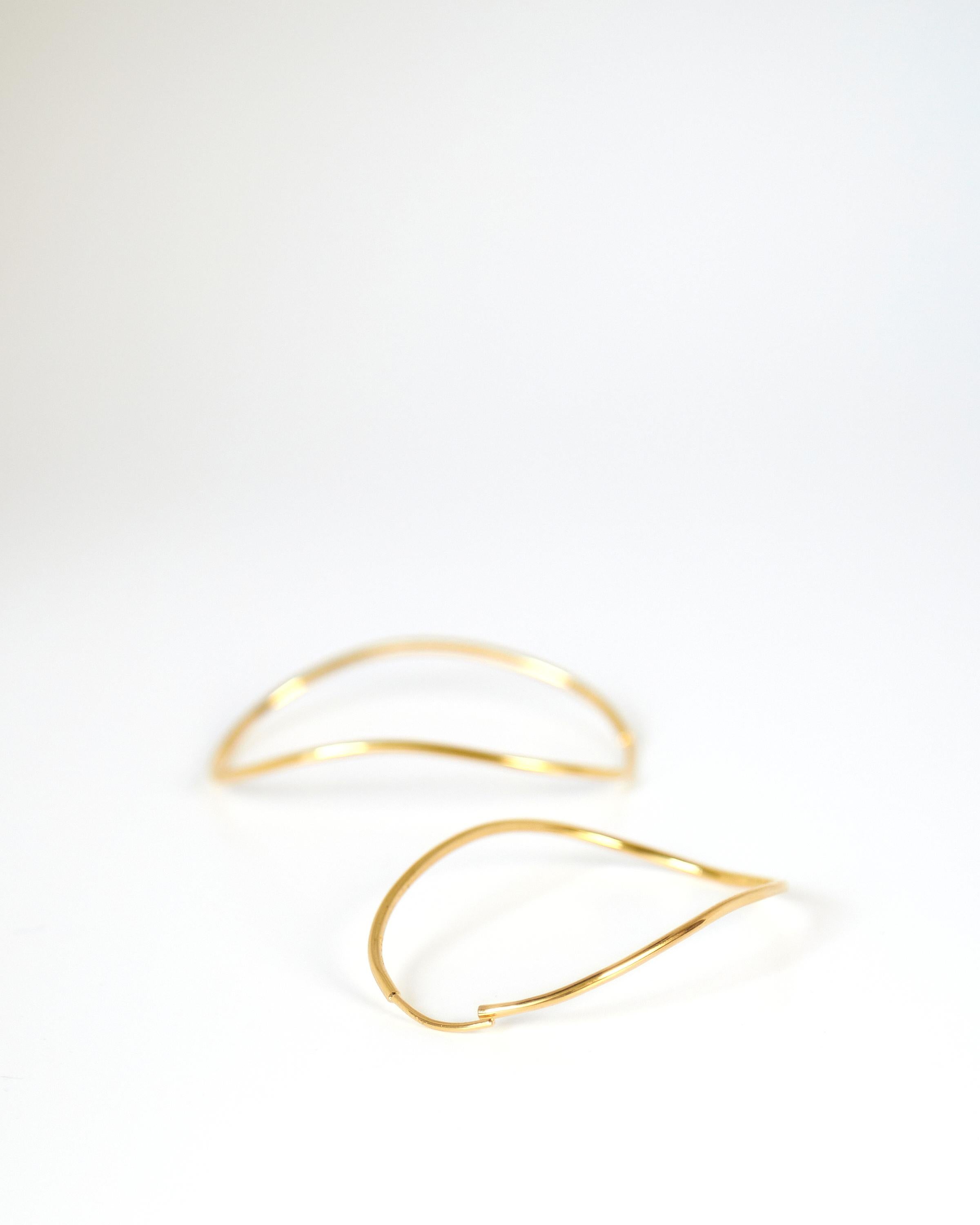 Women's or Men's Modernist Curve Hoop Earrings, 18 Carat Gold Plated Recycled Silver  For Sale