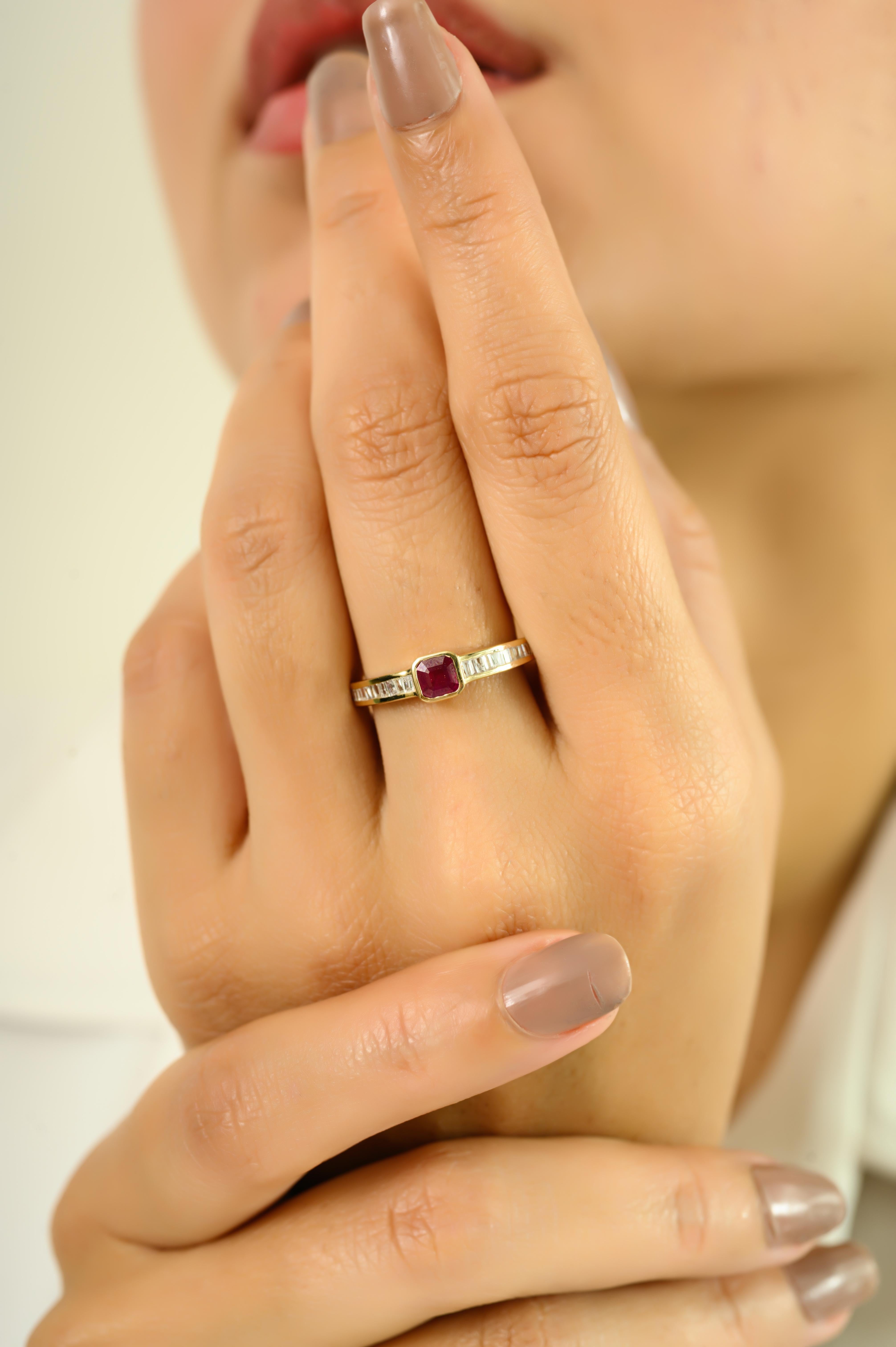 Im Angebot: Modernist Cushion Cut Ruby Diamond Baguette Band Ring in 14k massivem Gelbgold () 4