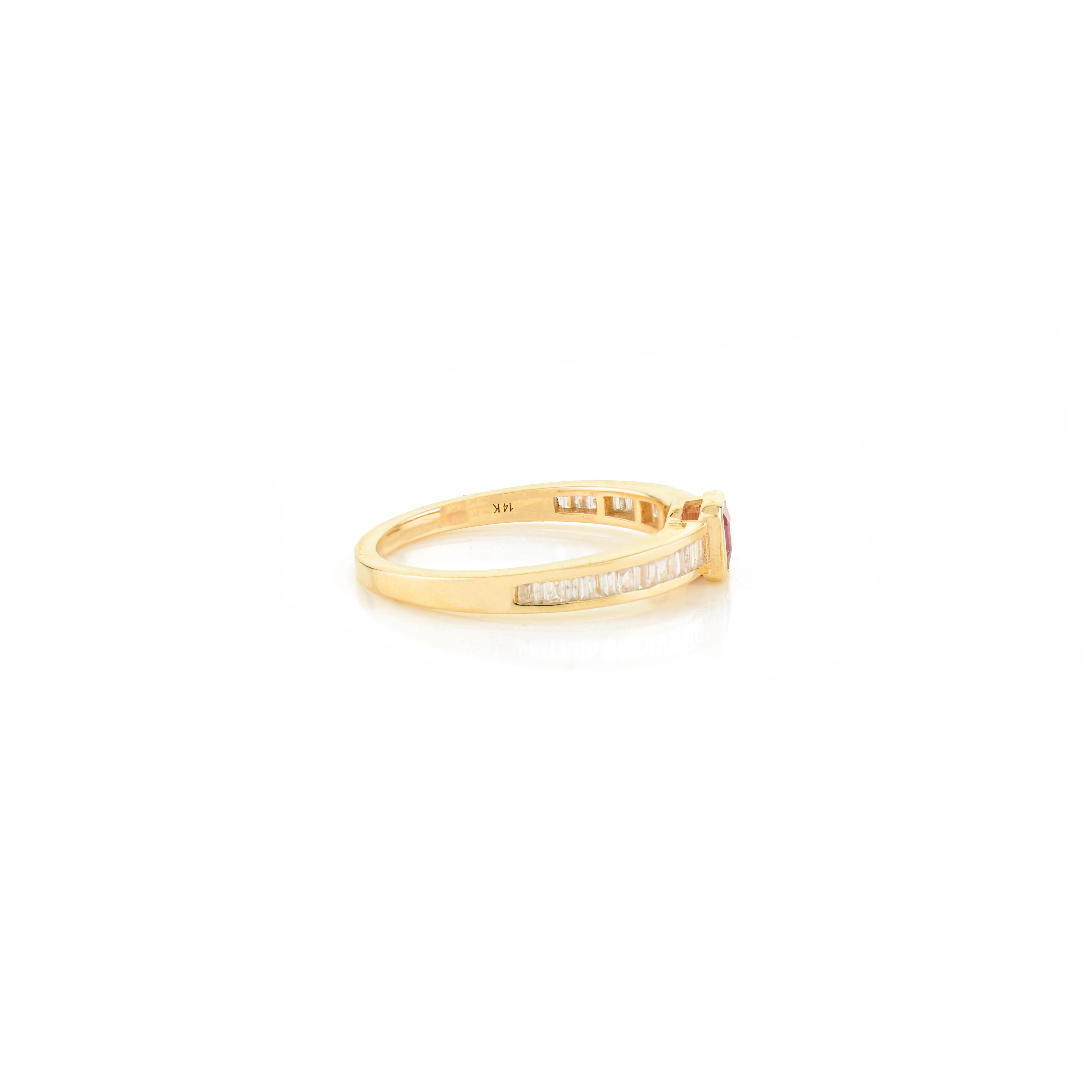 Im Angebot: Modernist Cushion Cut Ruby Diamond Baguette Band Ring in 14k massivem Gelbgold () 5