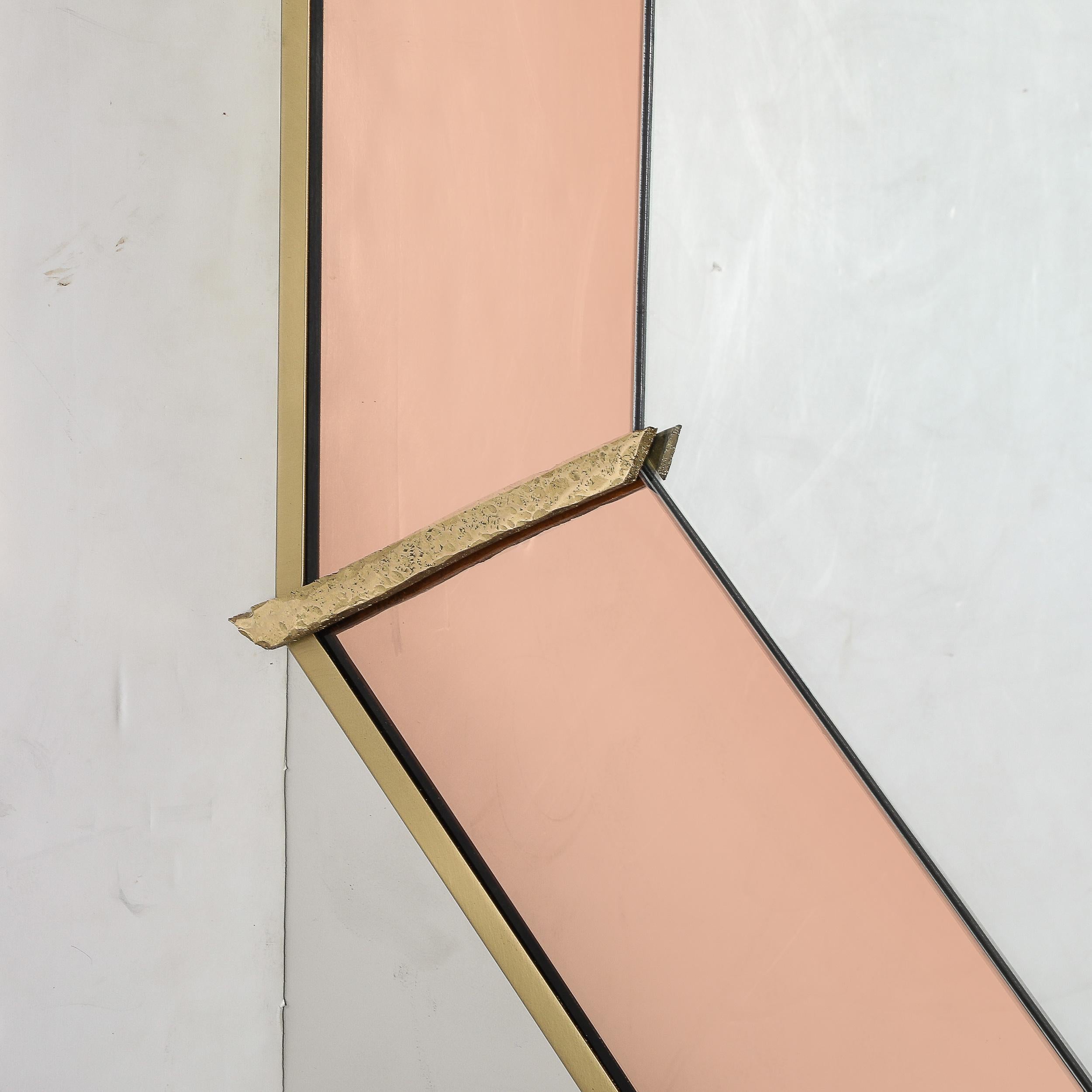 Modernist Custom by High Style Deco Achteckiger Bronzespiegel mit Umrandung und Segmenten (21. Jahrhundert und zeitgenössisch) im Angebot