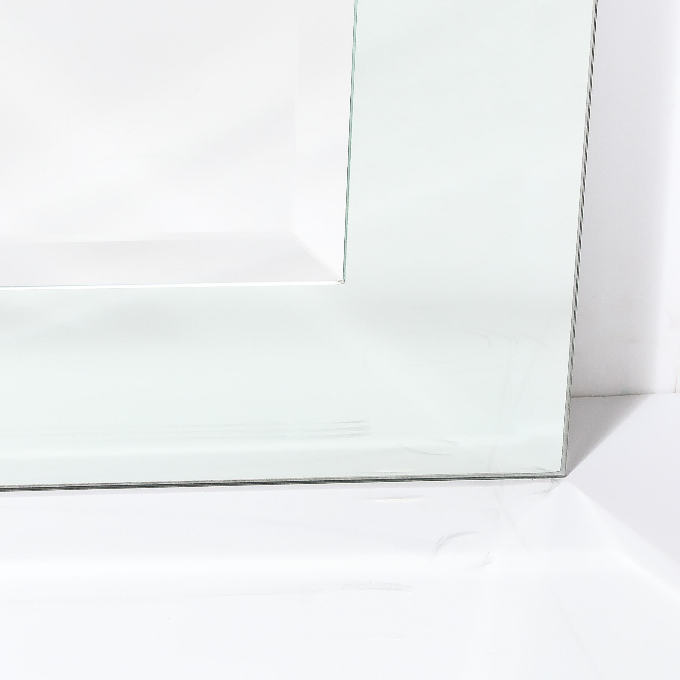 Miroir rectangulaire moderniste à deux niveaux avec détails biseautés en vente 3