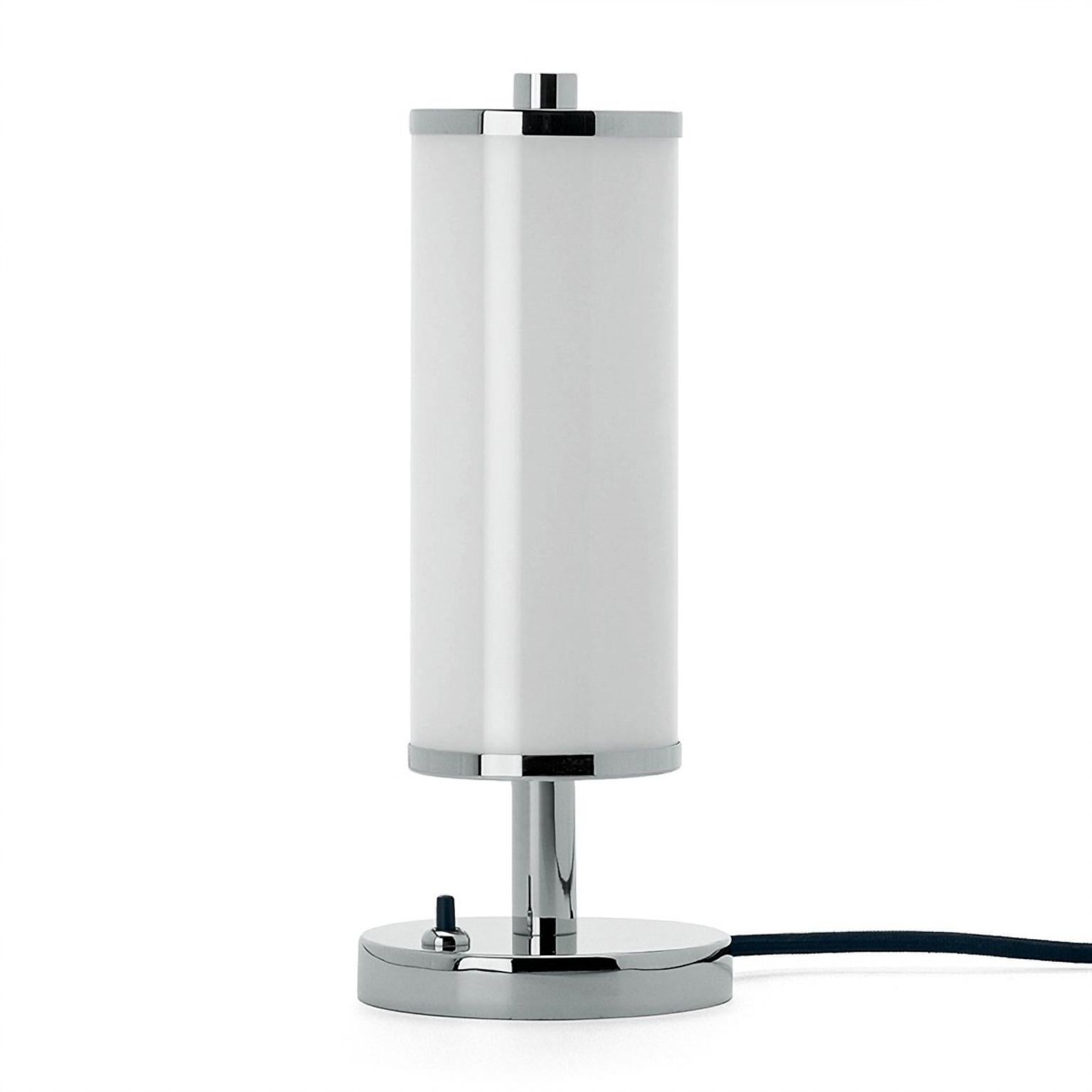 Moderno Lampada da tavolo cilindrica modernista, ottone placcato Nikel, vetro opalino, su misura in vendita