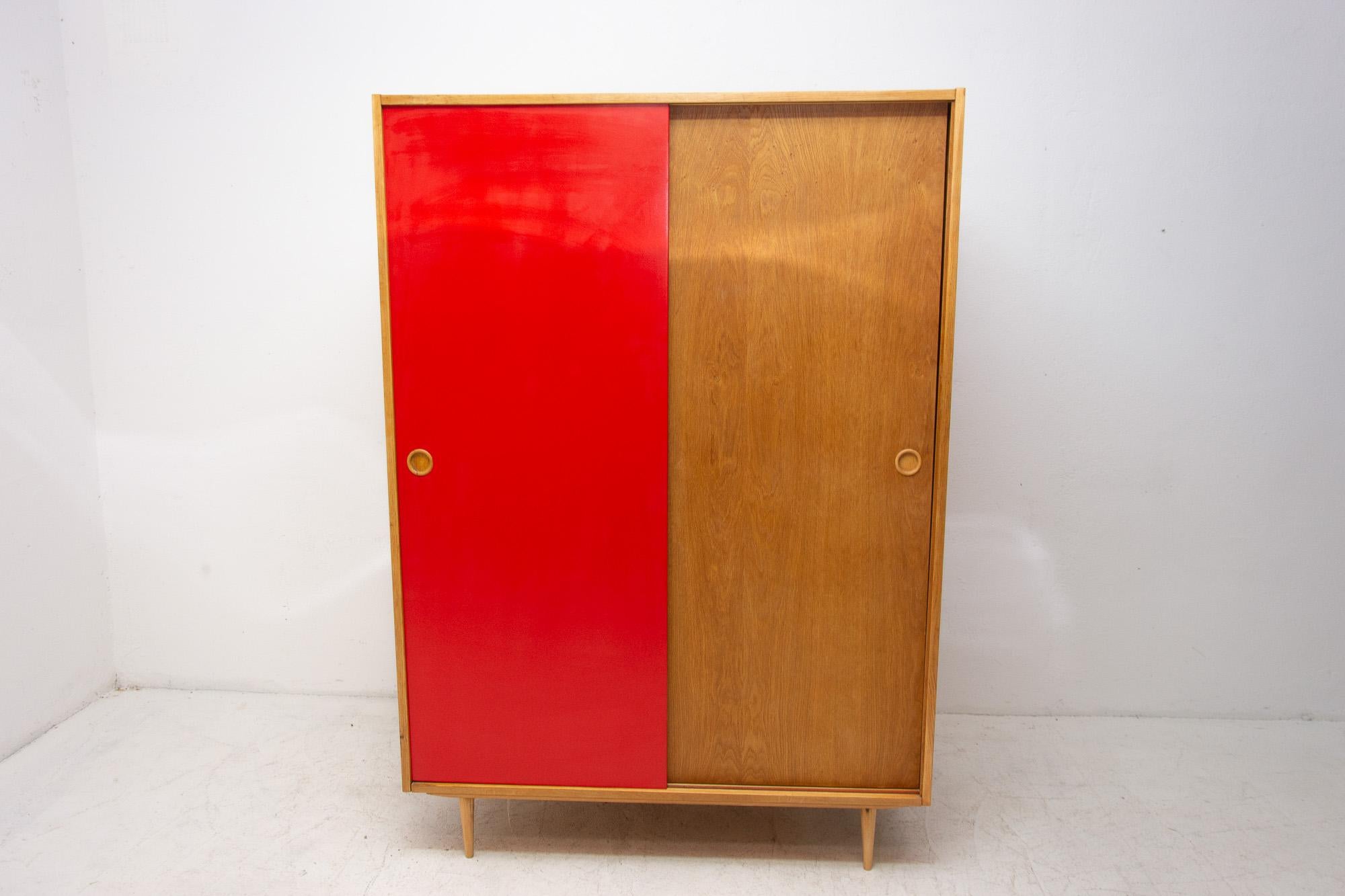 Vintage Czechoslovak modernist Wadrrobe Frantisek Jirak for Tatra nabytok. Made in Czechoslovakia during the 1970s. It is made of beechwood and plywood. The wardrobe is in excellent condition, the wood has been refurbished.