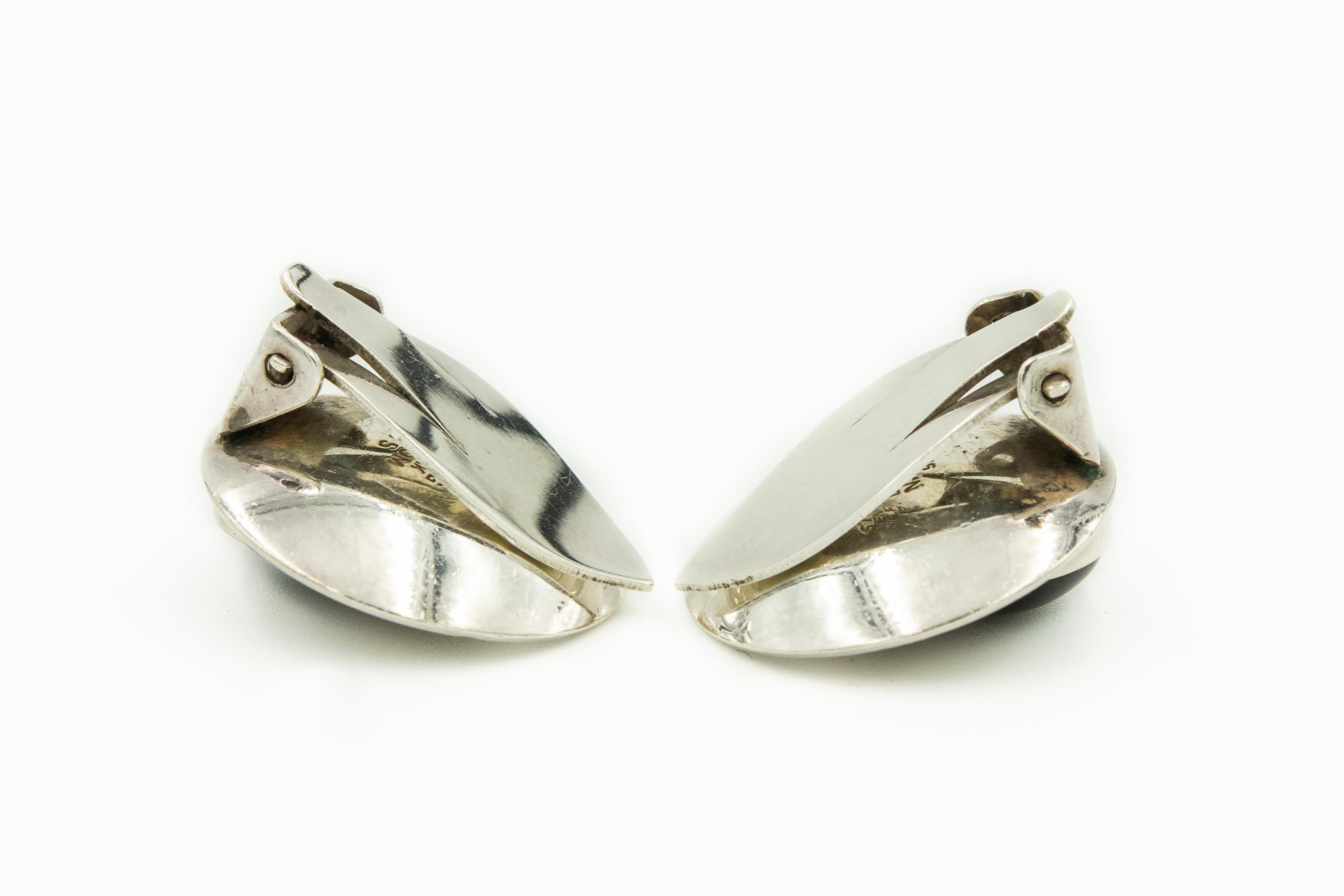 Bracelet danois moderniste en argent sterling et onyx par A. Mik and Earrings par NE From 3